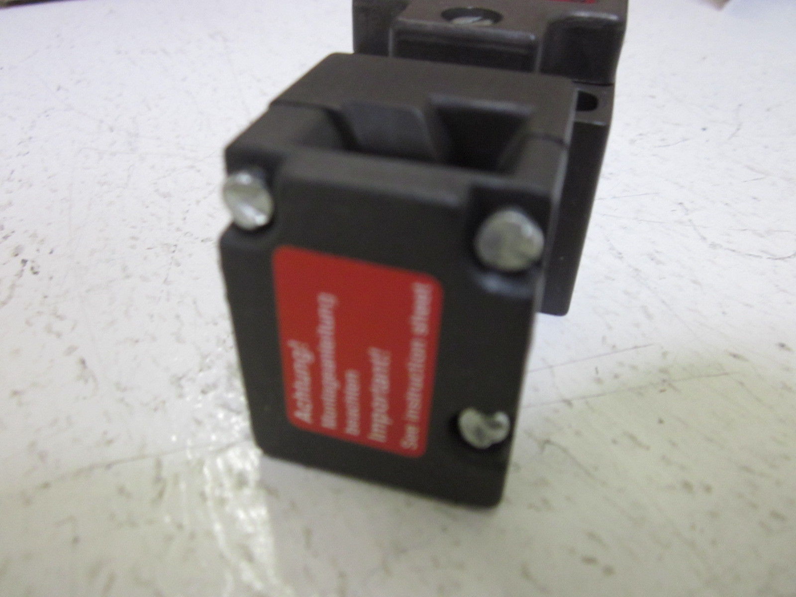 EUCHNER NV1VZ-528 B NSMP
