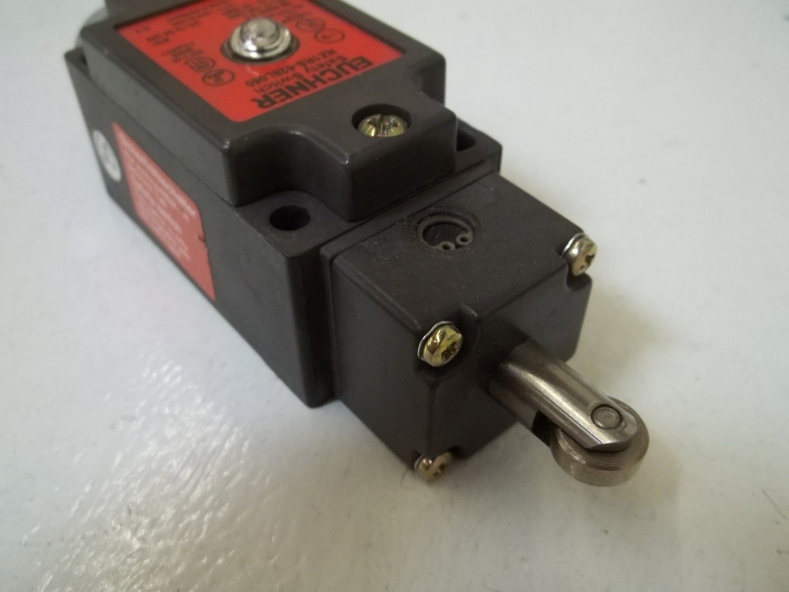 EUCHNER NZ1RS-528L060 NSNP