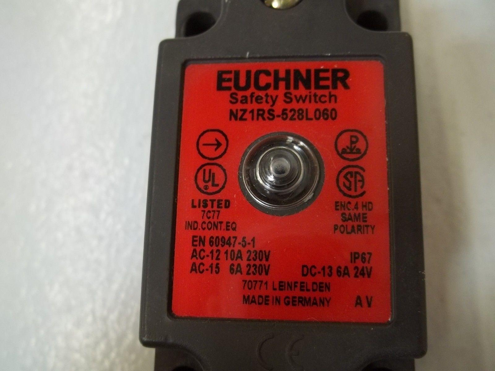 EUCHNER NZ1RS-528L060 NSNP