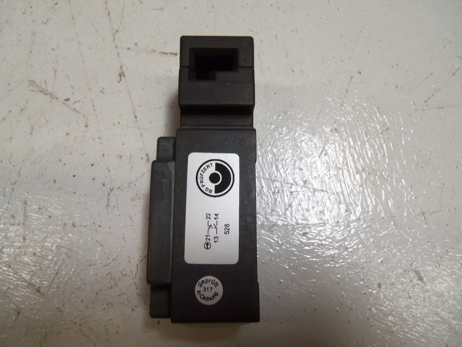 EUCHNER NZ1VZ-528E-M UNMP