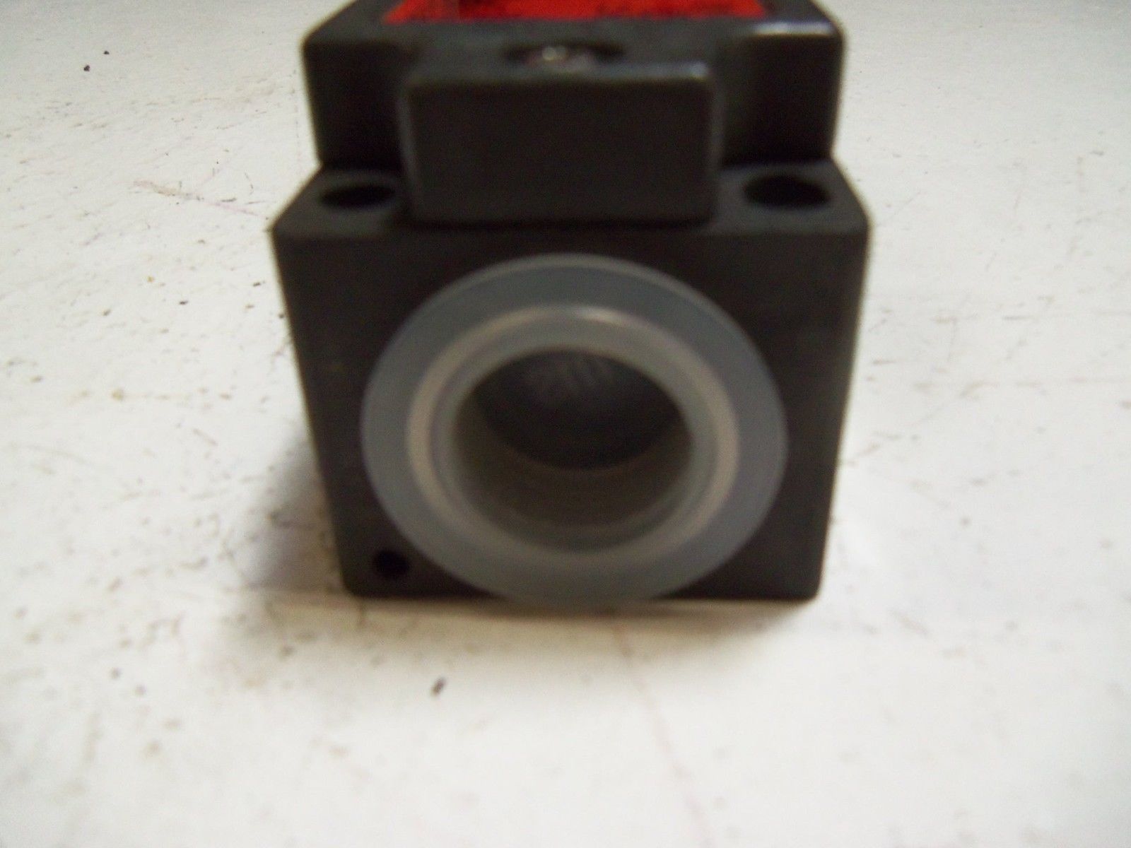 EUCHNER NZ1VZ-528E-M UNMP