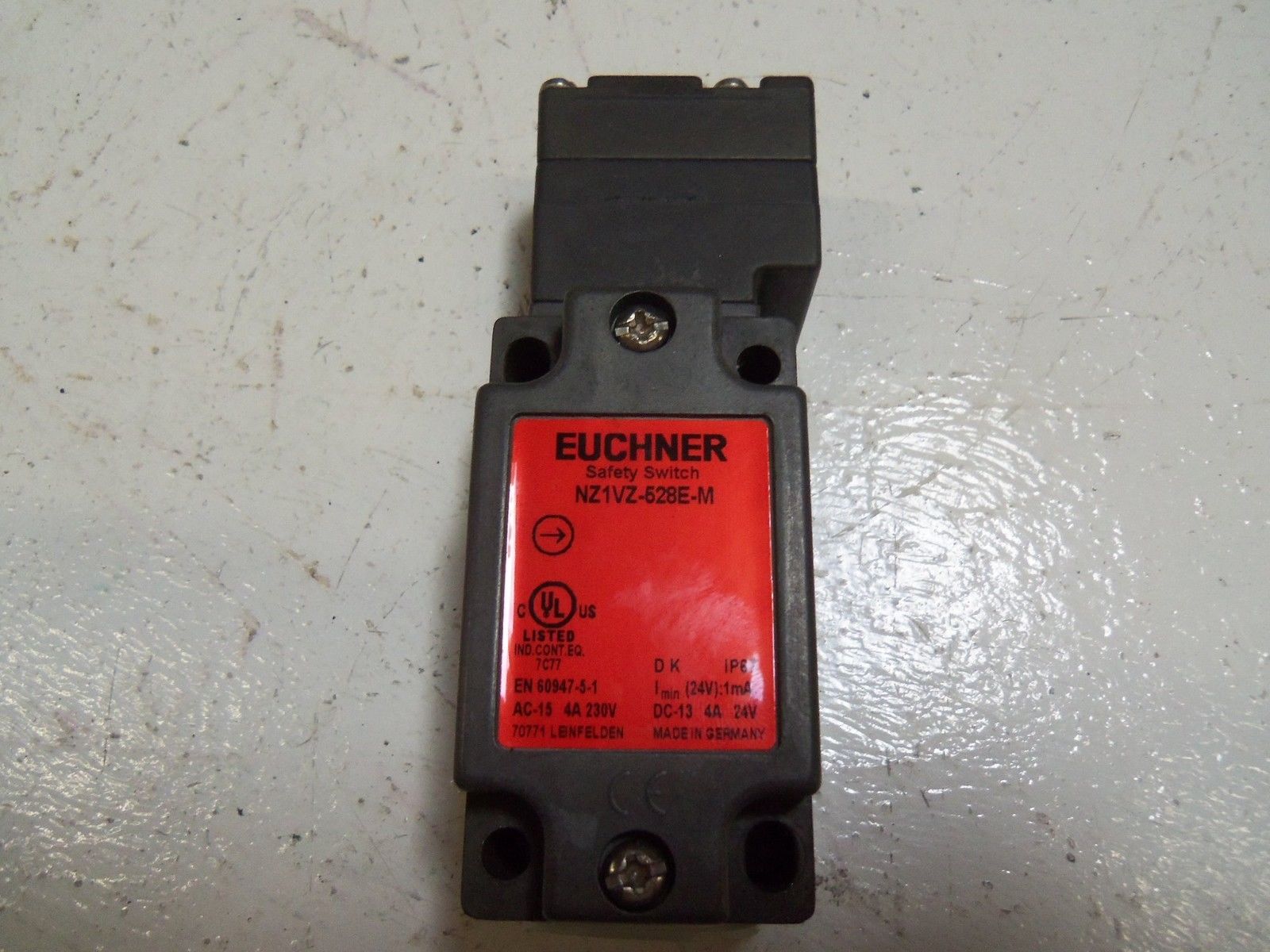 EUCHNER NZ1VZ-528E-M UNMP