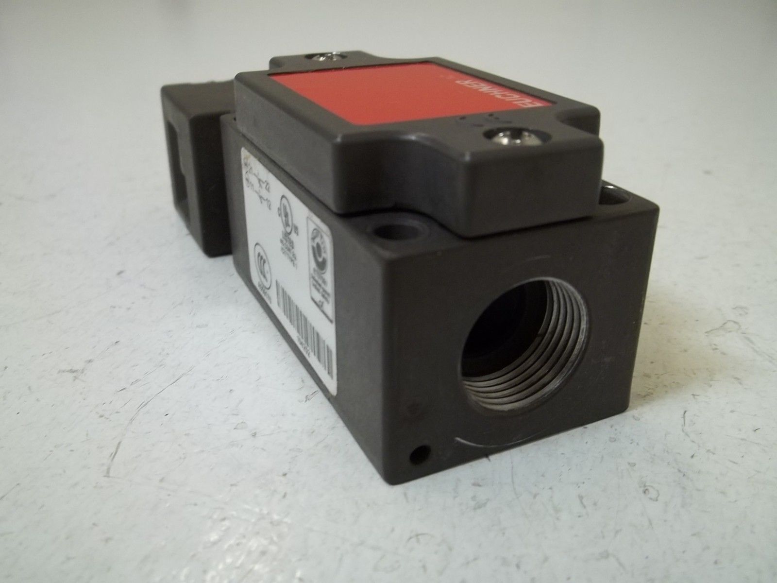 EUCHNER NZ1VZ-538E-M SAFETY SWITCH UNMP