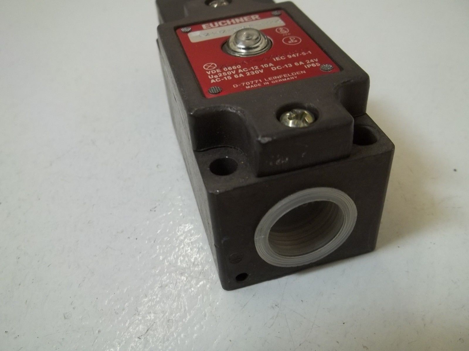 EUCHNER NZ1VZ-538EL110 LIMIT SWITCH NSNP