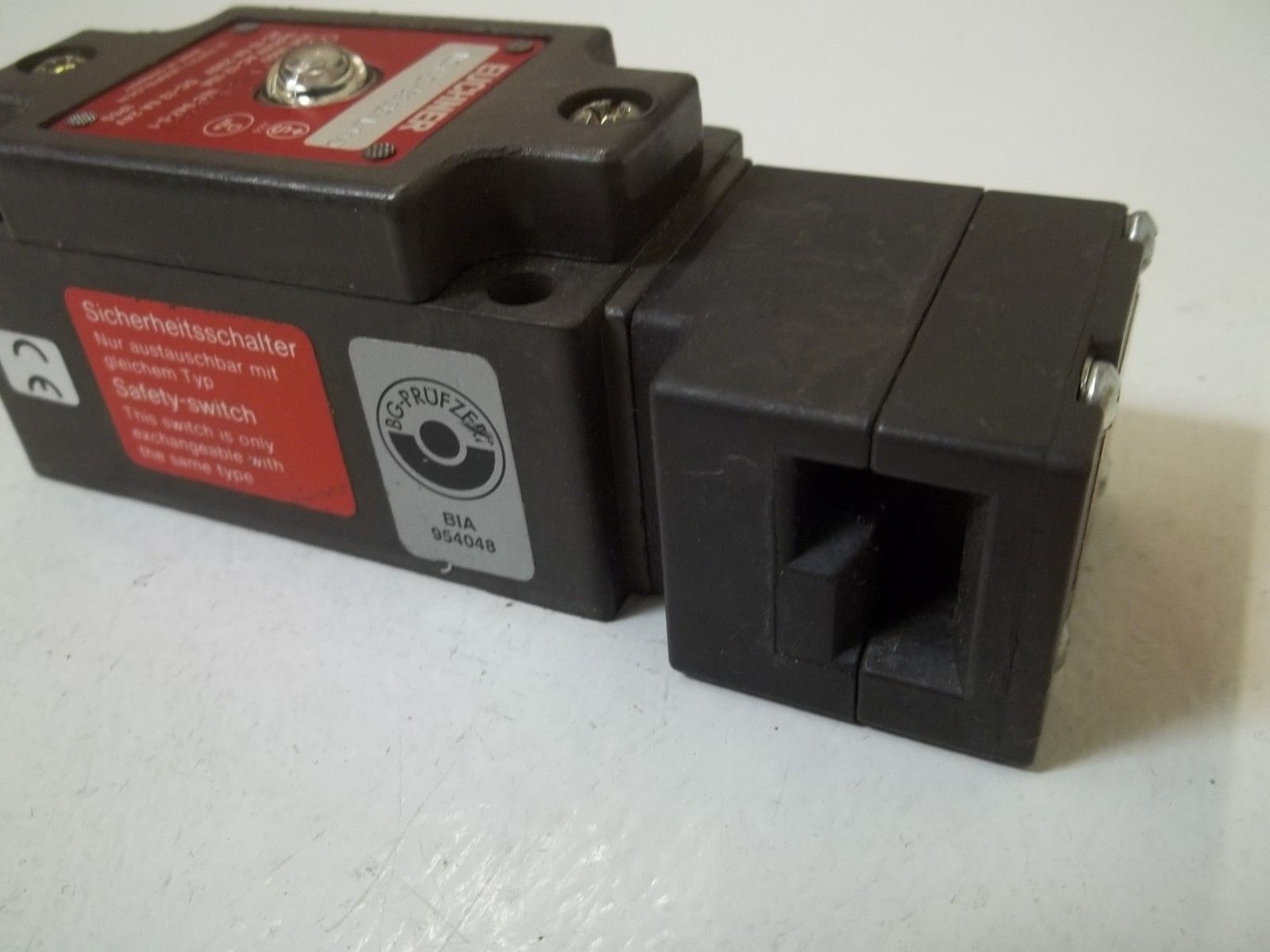 EUCHNER NZ1VZ-538EL110 LIMIT SWITCH NSNP
