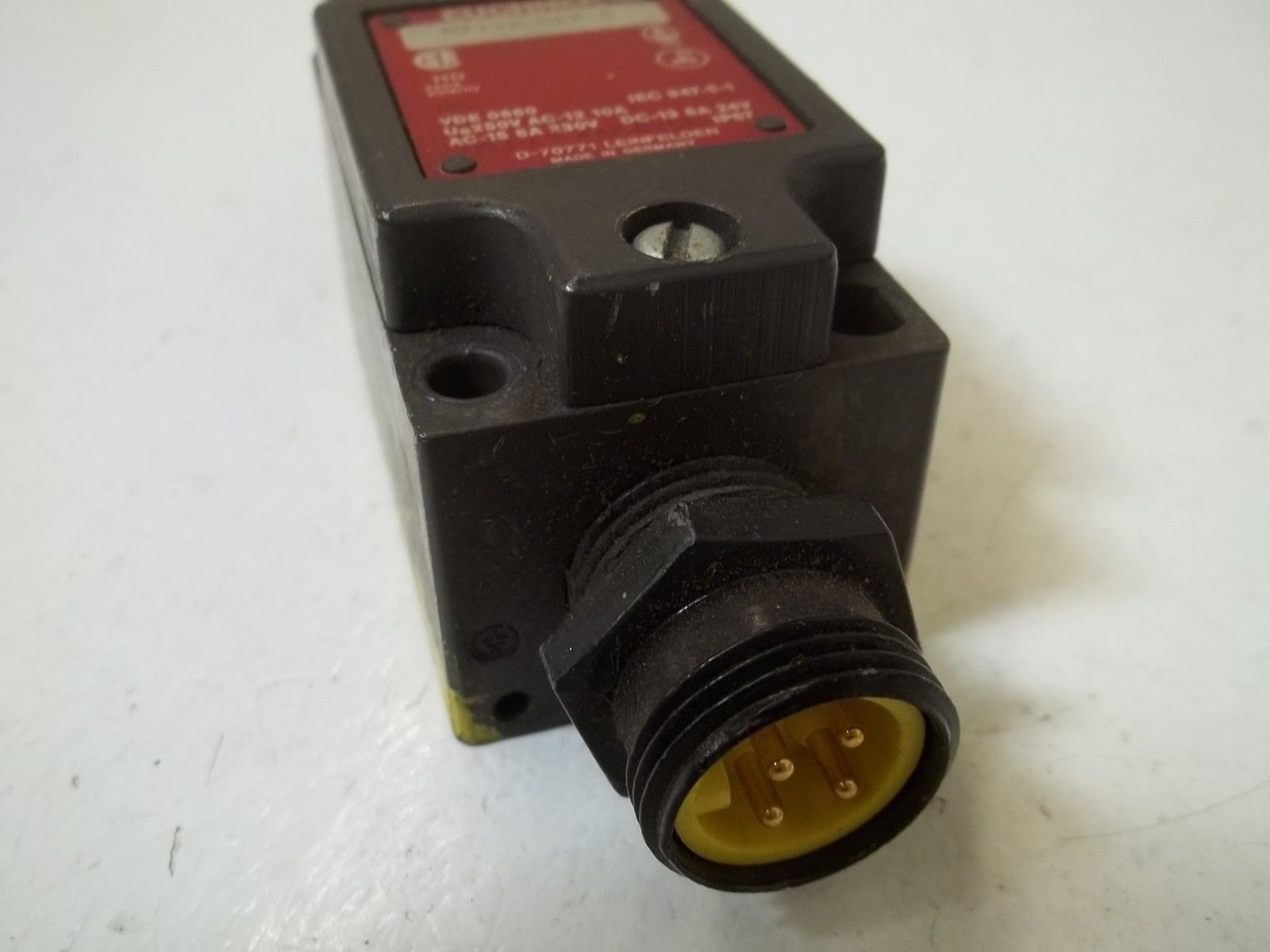 EUCHNER NZ1VZ-538E LIMIT SWITCH UNMP