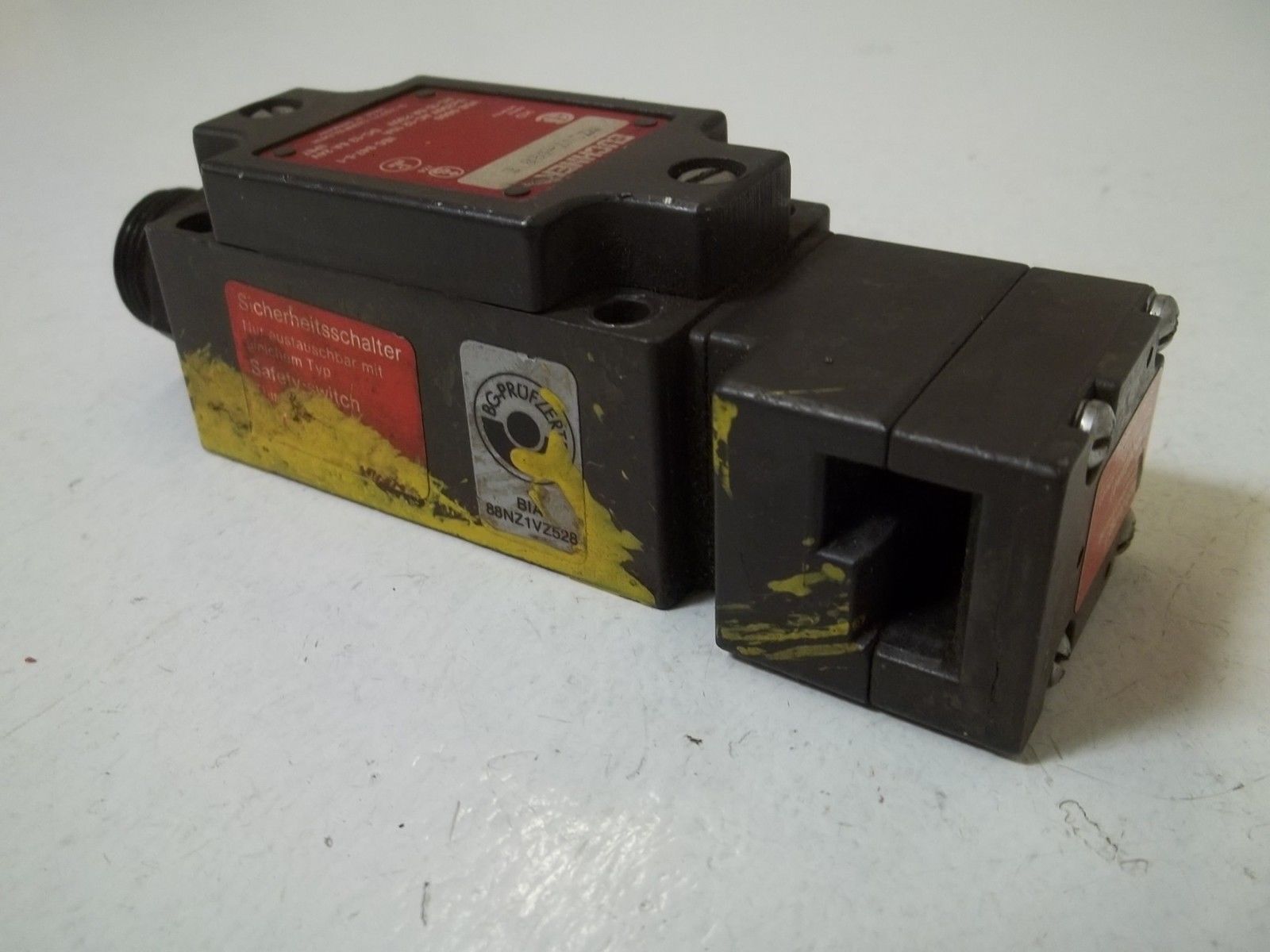 EUCHNER NZ1VZ-538E LIMIT SWITCH UNMP