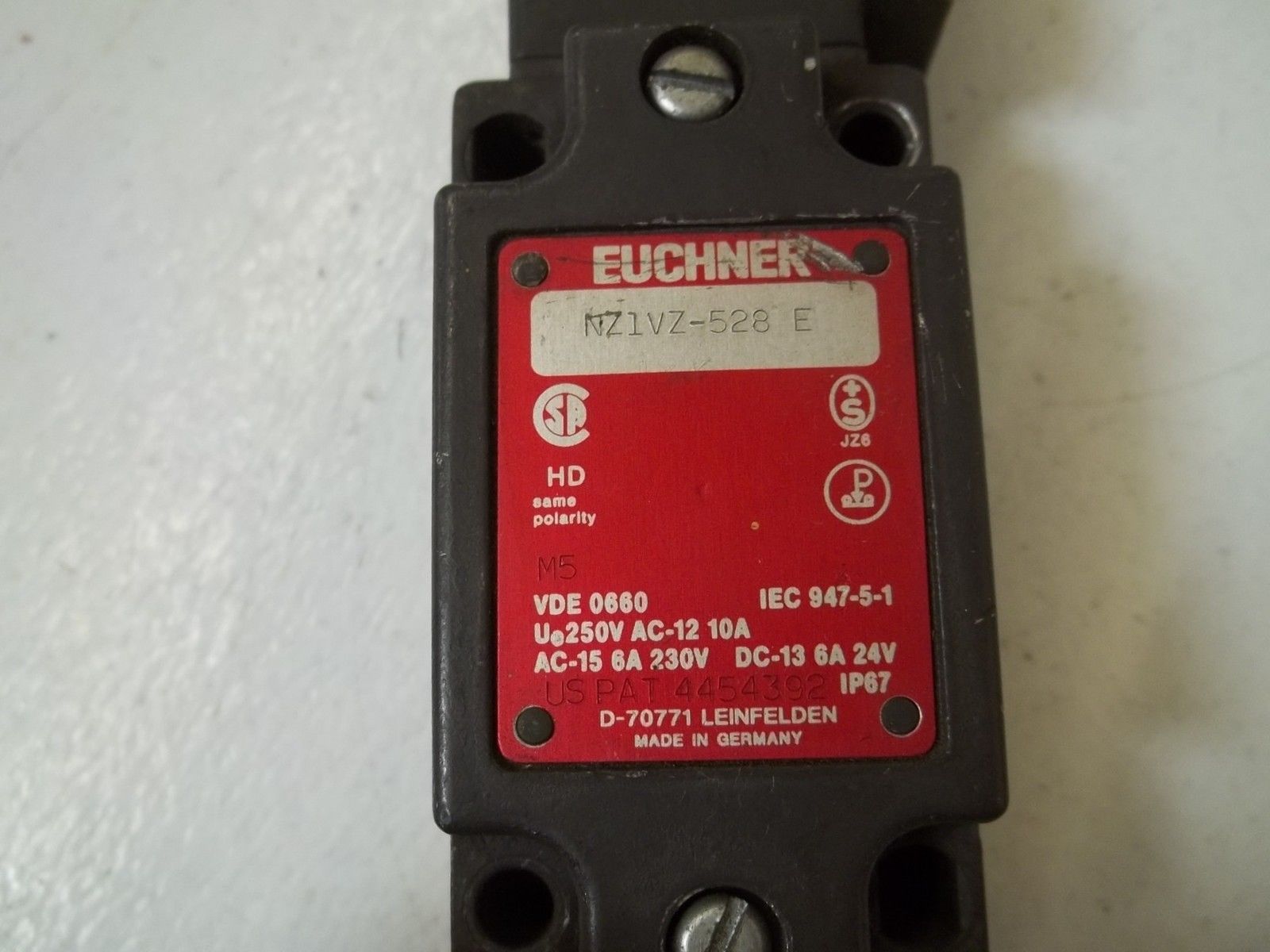 EUCHNER NZ1VZ-538E LIMIT SWITCH UNMP