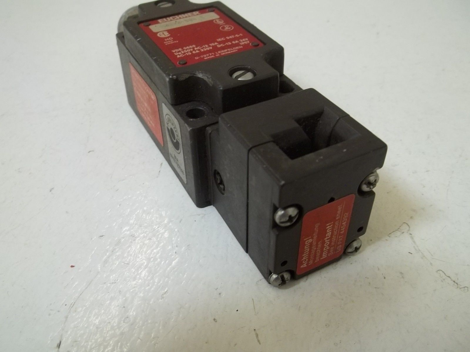 EUCHNER NZ1VZ-538E LIMIT SWITCH (AS PICTURED) UNMP