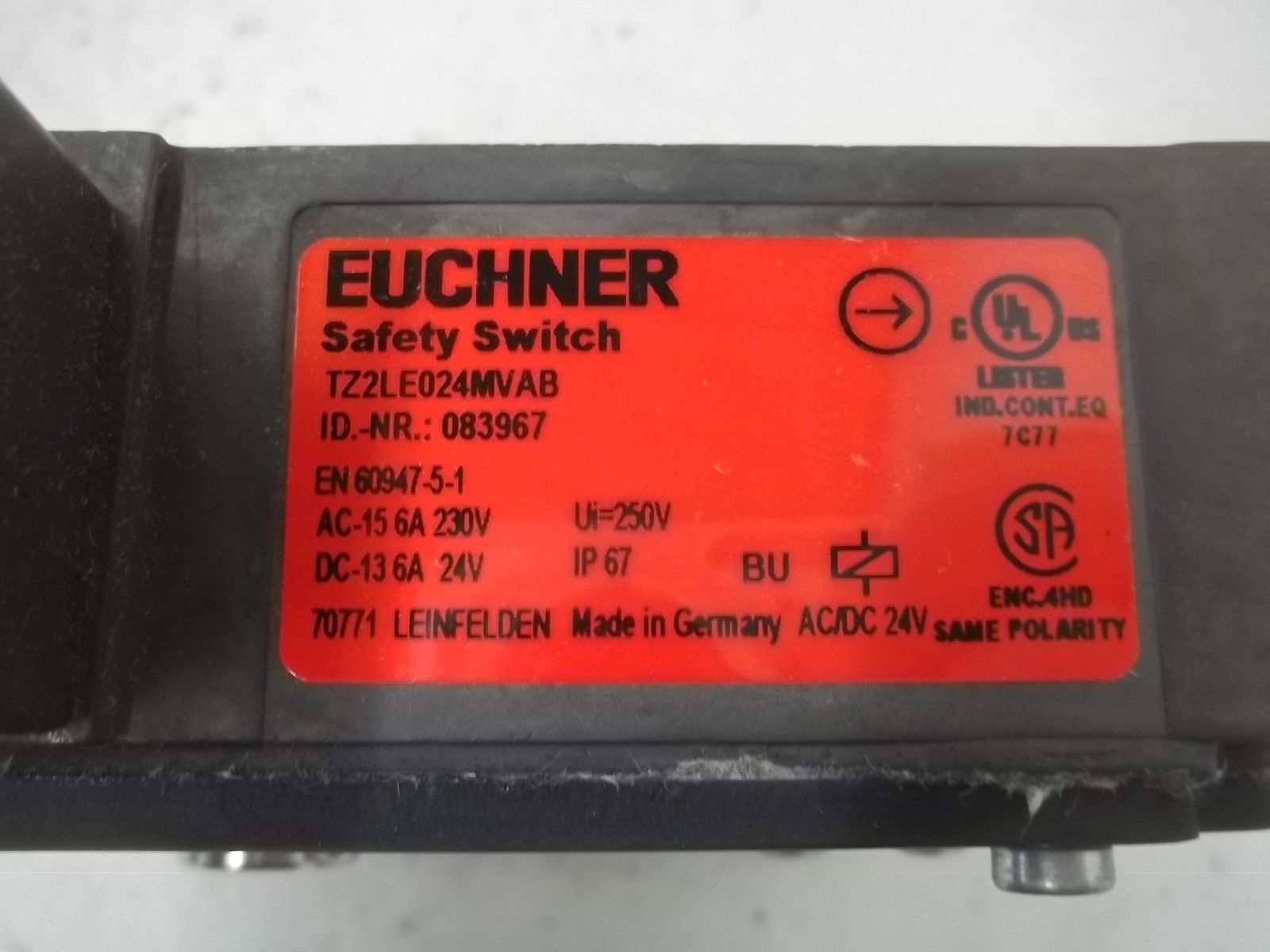 EUCHNER  TZ2LE024MVAB SAFETY SWITCH NSMP