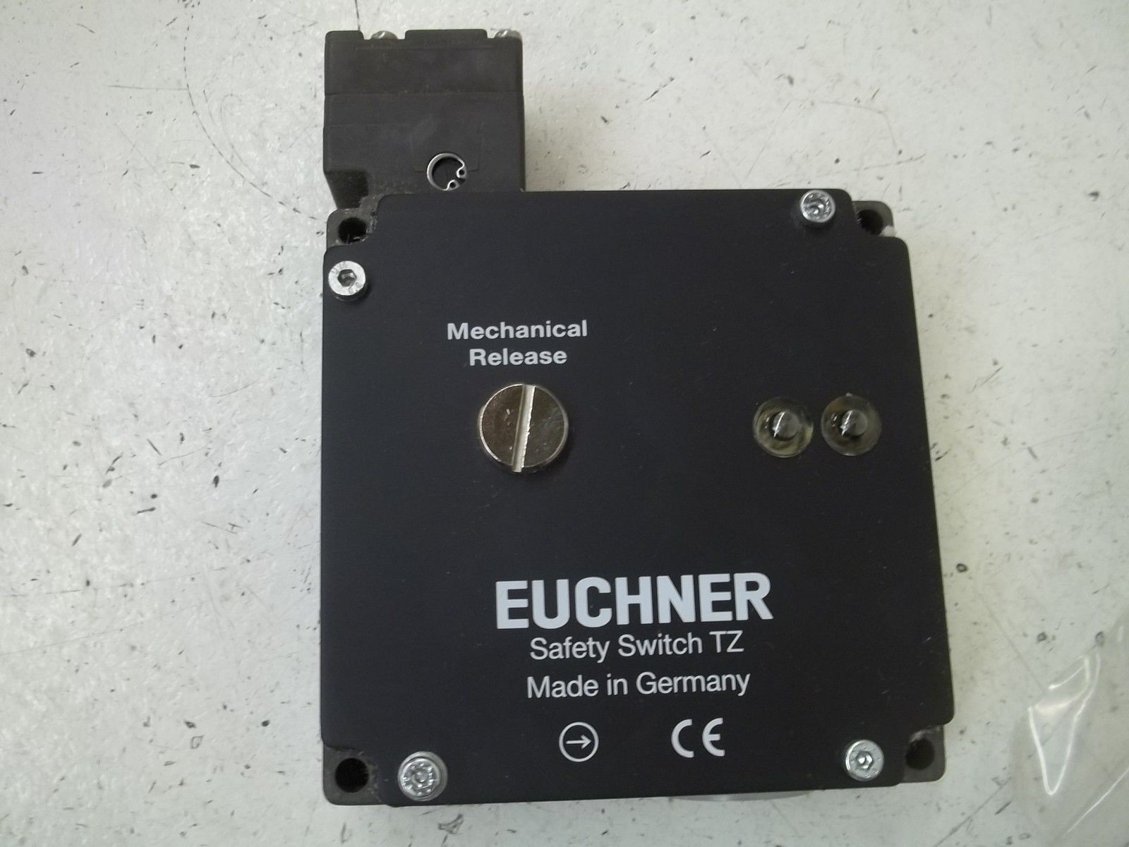 EUCHNER TZ2LE024MVAB SAFETY SWITCH (WHITE BOX) NSMP