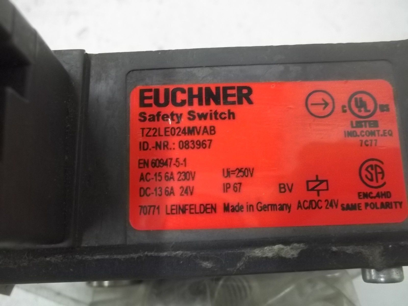 EUCHNER TZ2LE024MVAB SAFETY SWITCH NSNP