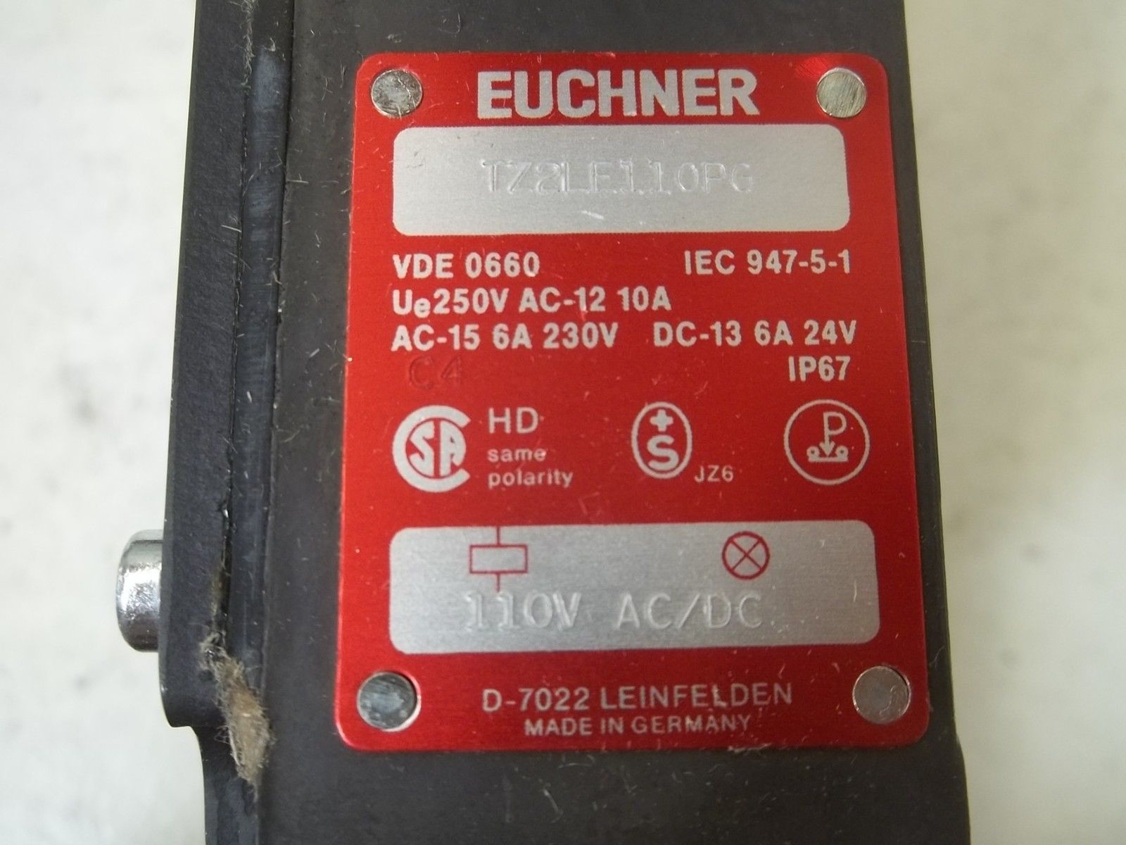 EUCHNER TZ2LE110PG SAFETY SWITCH NSMP