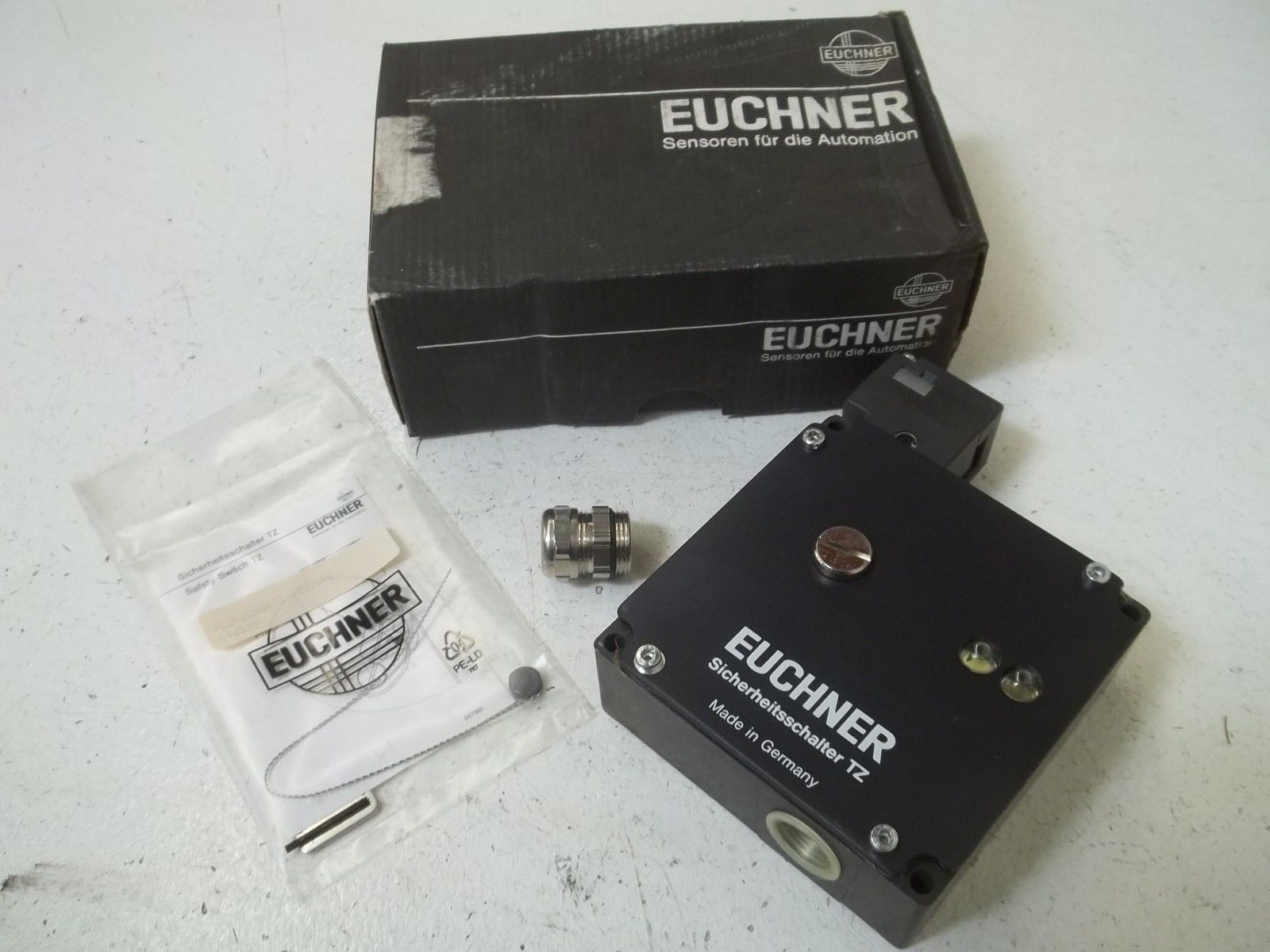 EUCHNER TZ2LE110PG SAFETY SWITCH NSMP