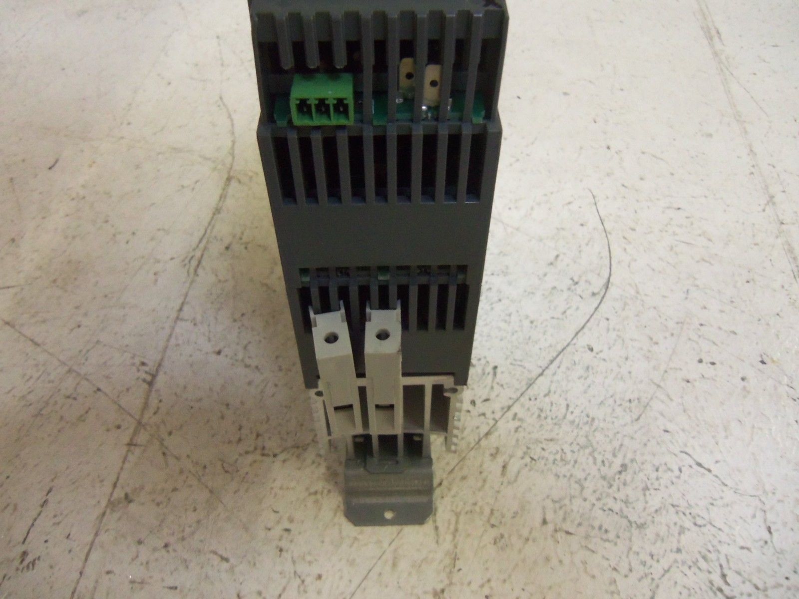 EUROTHERM 7100A 16A/208V/SELF/XXXX/NONE/ASC/FILT/0V10/ENG/NONE/////////NONE/NONE