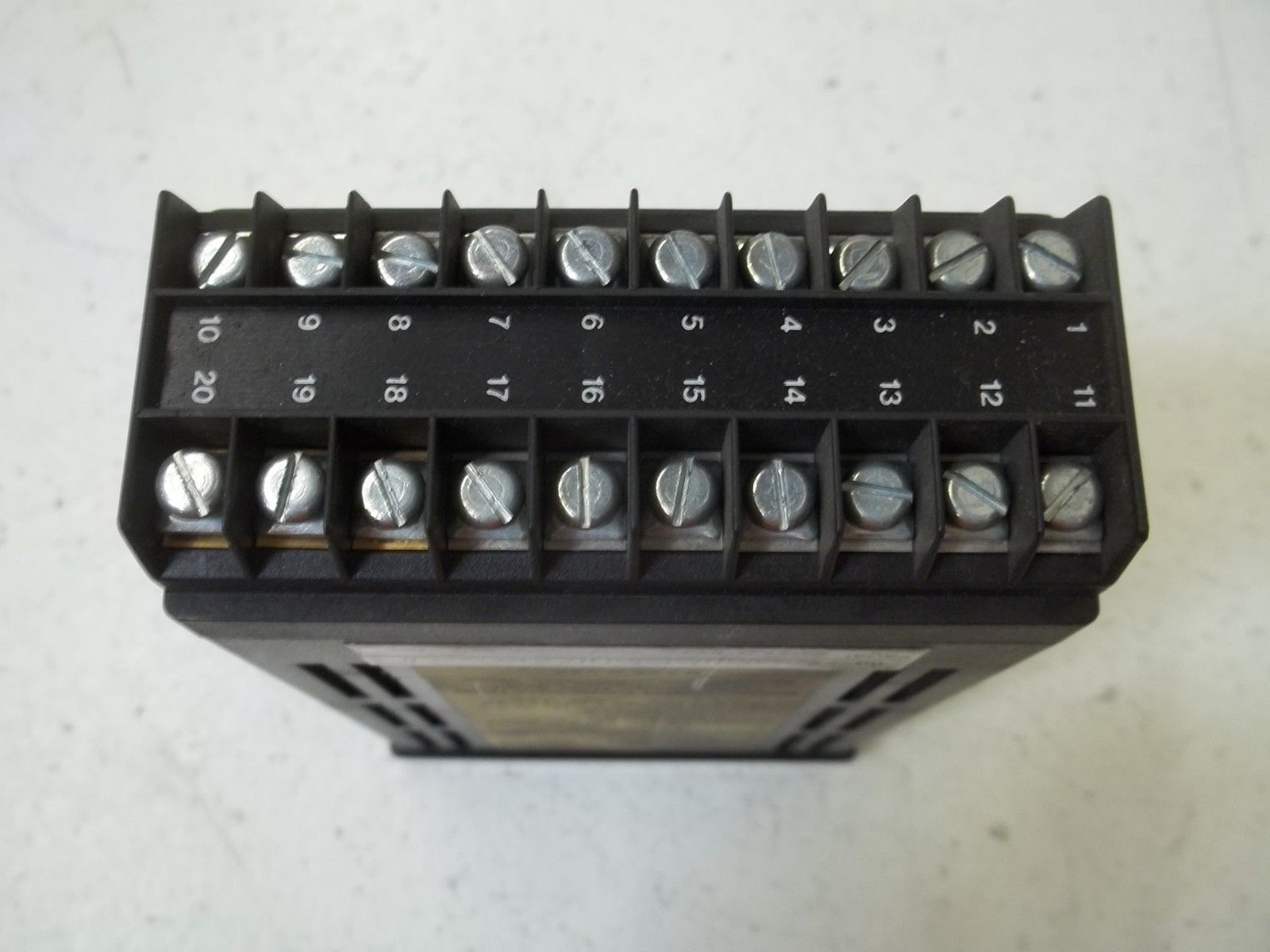EUROTHERM 842/01000 0 TEMPERATURE CONTROLLER UNMP