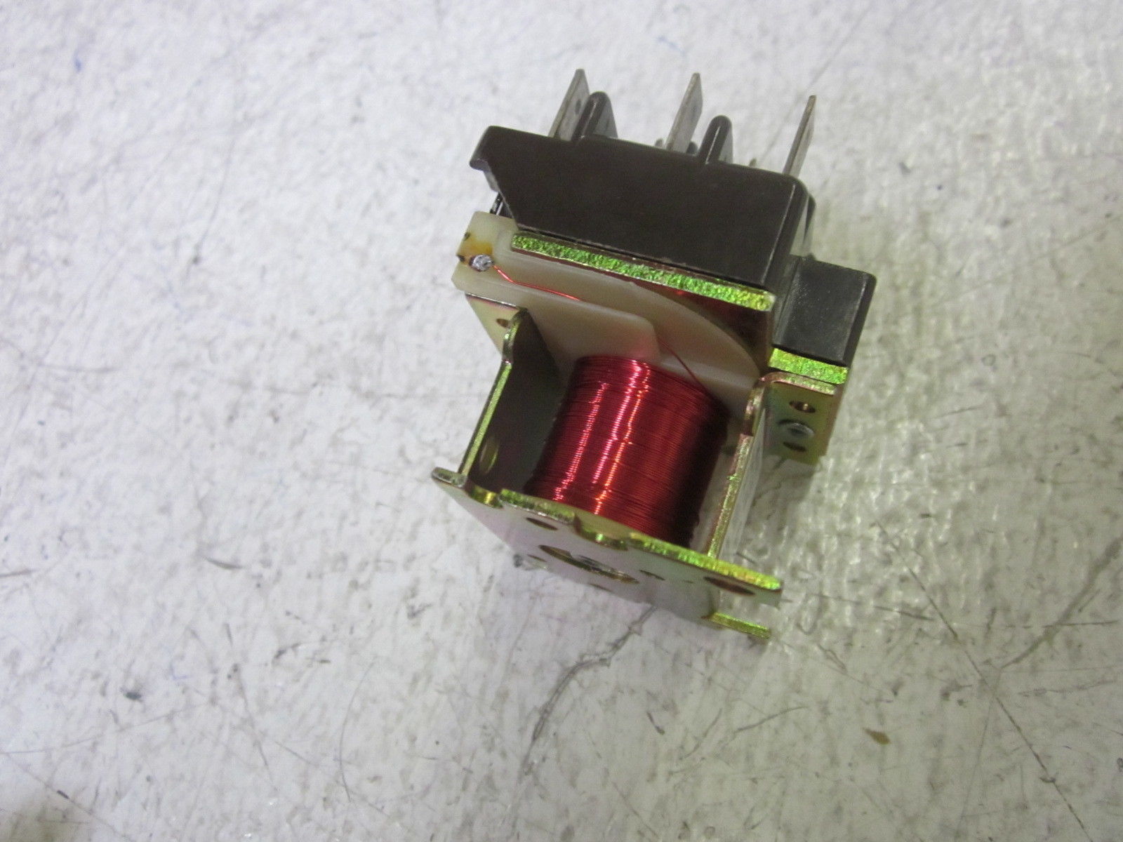 FACTORY AUTHORIZED PARTS HN61KK911 COIL 24VAC NSMP