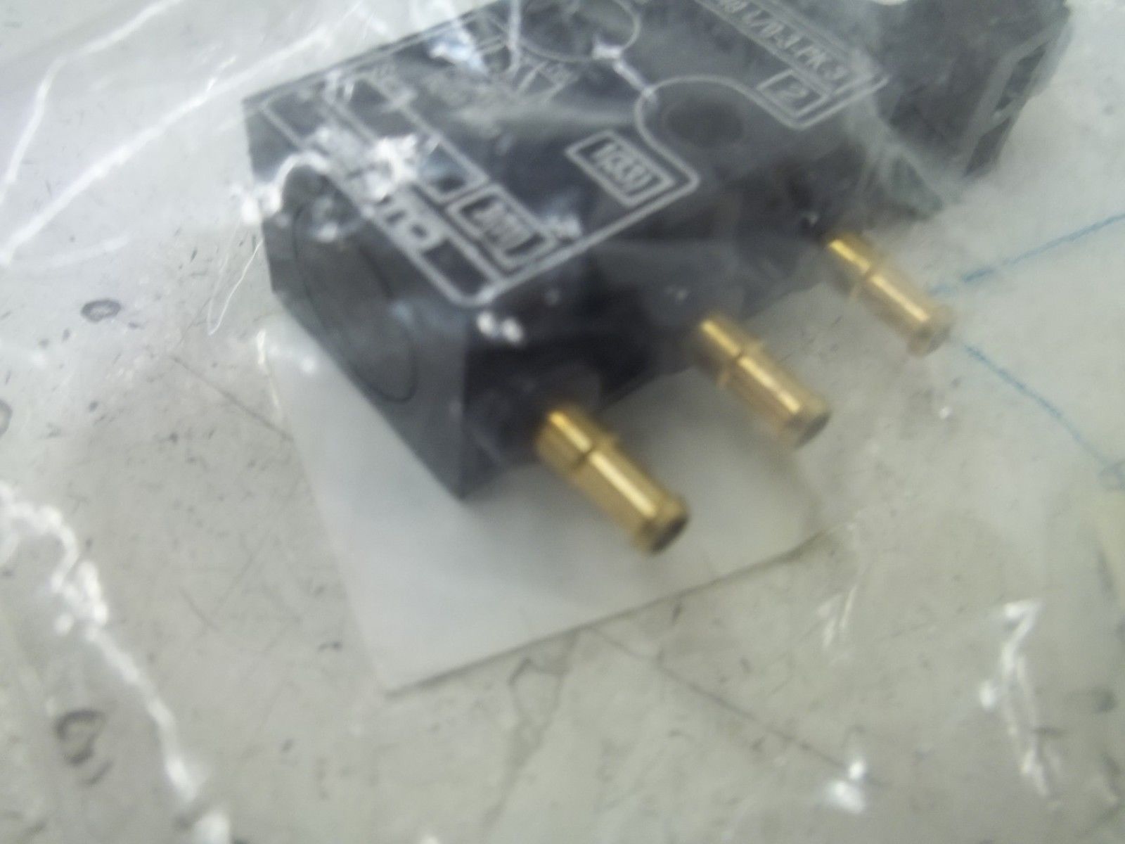 FESTO 10749L/0-3-PK-3 SOLENOID VALVE NSMP
