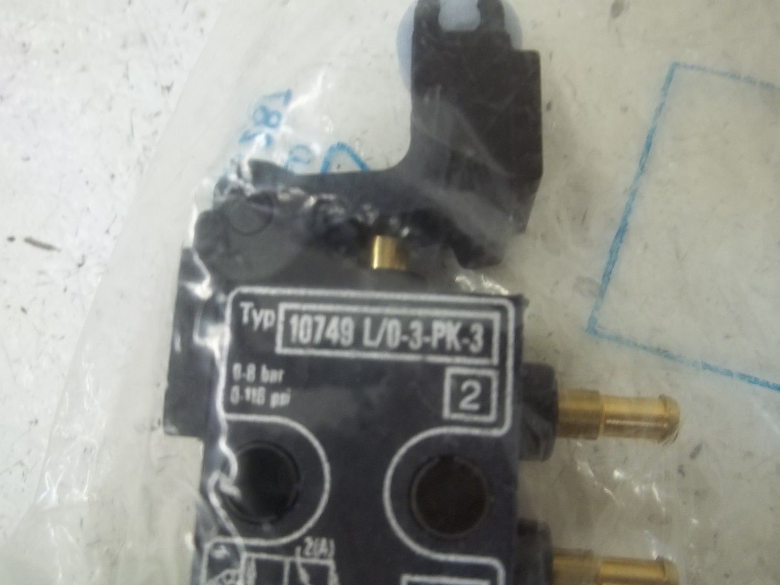 FESTO 10749L/0-3-PK-3 SOLENOID VALVE NSMP