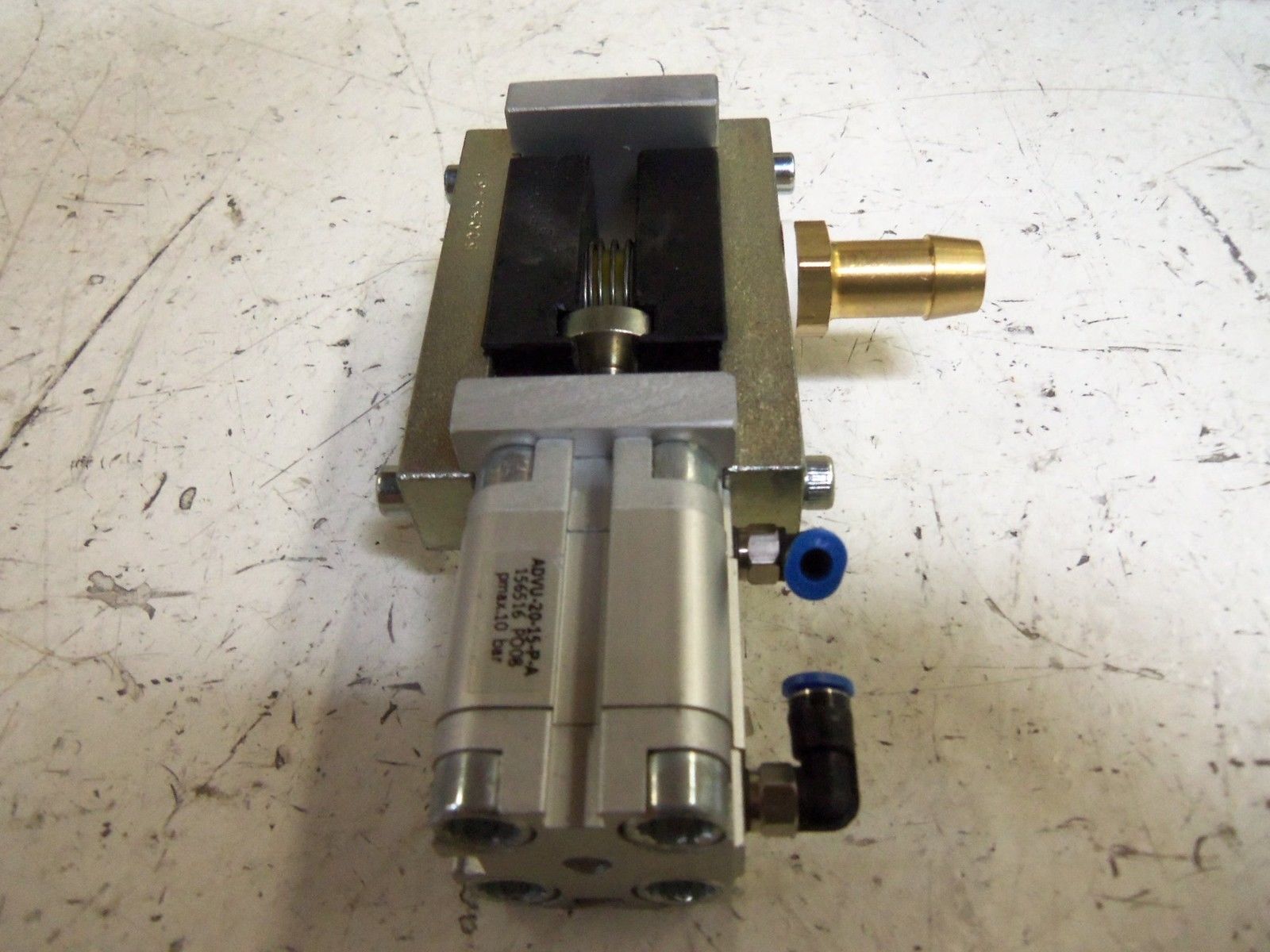 FESTO ADVU-20-15-P-A CYLINDER (AS PICTURED) UNMP
