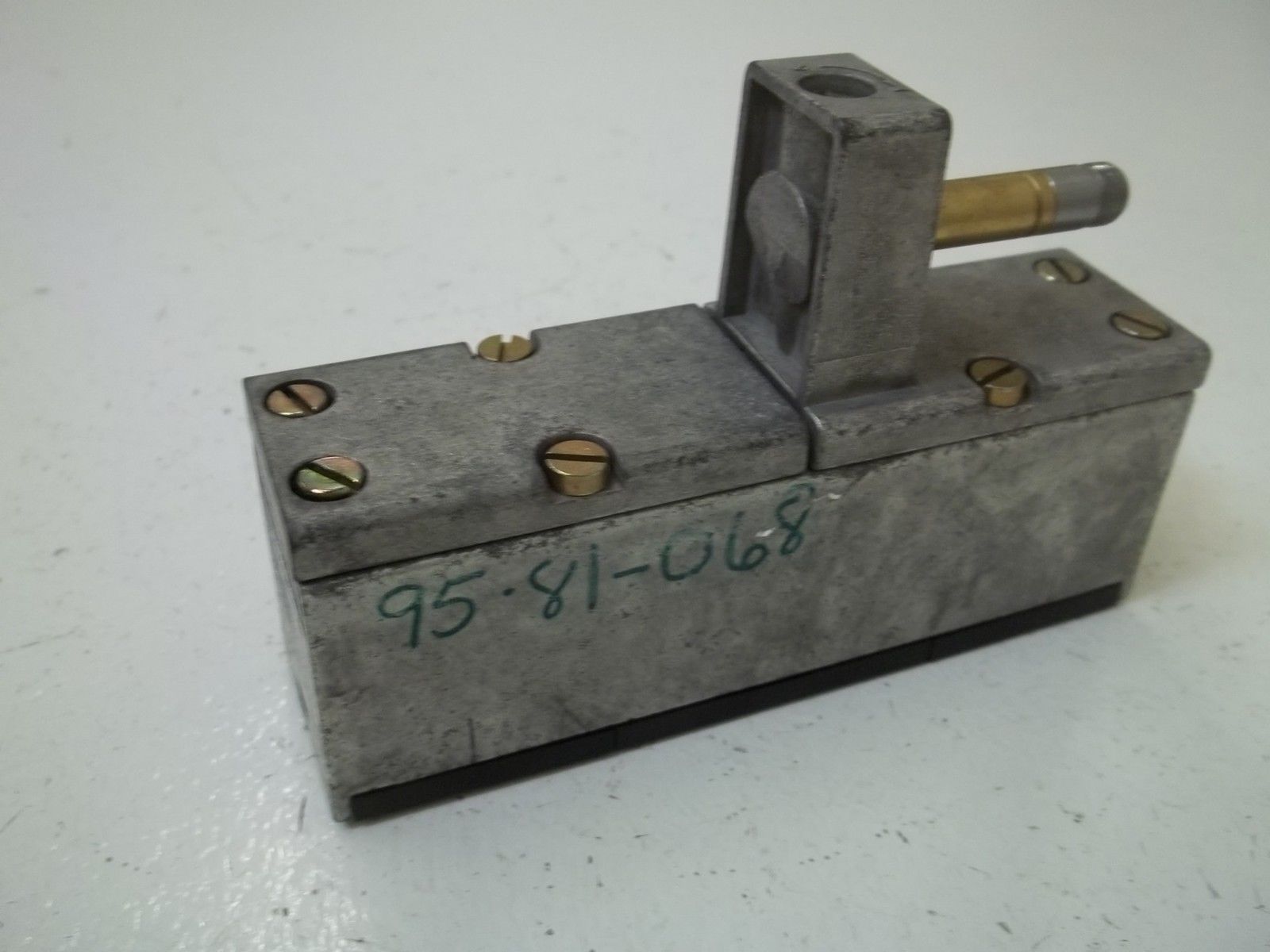 FESTO CM-5/2-6-FH SOLENOID VALVE TYPE. 11555 UNMP