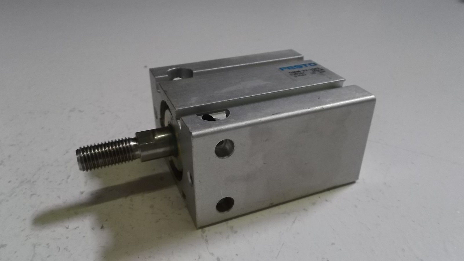 FESTO COMPACT CYLINDER DMM-32-15PA UNMP