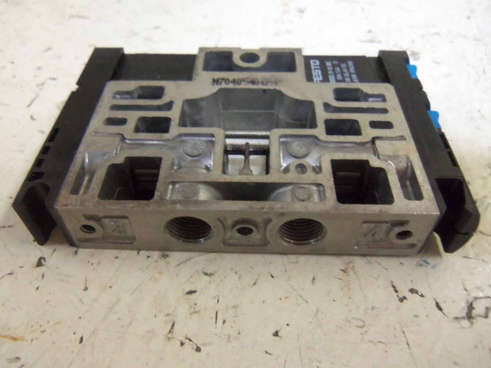 FESTO CPV14-M1H-2X3GLS-G1/8 SOLENOID VALVE  NSMP