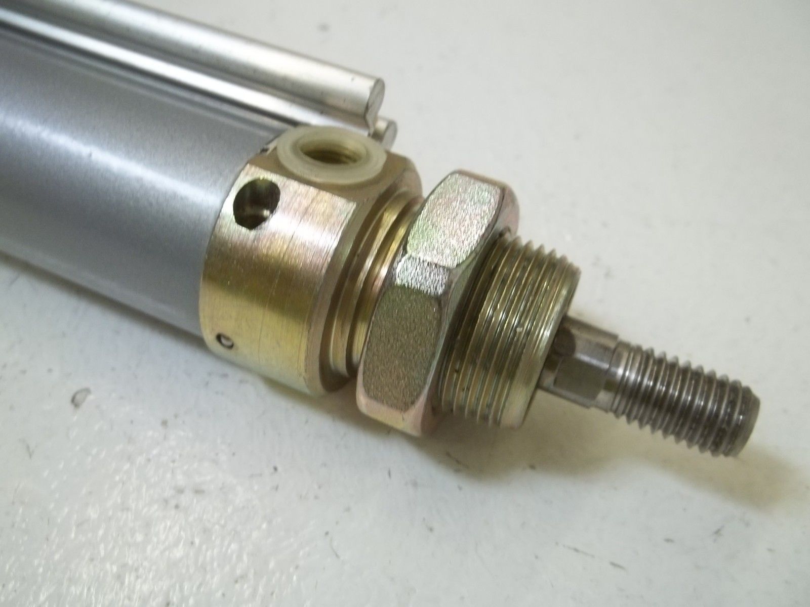 FESTO DGS-25-150-PPV-A PNEUMTAIC CYLINDER UNMP