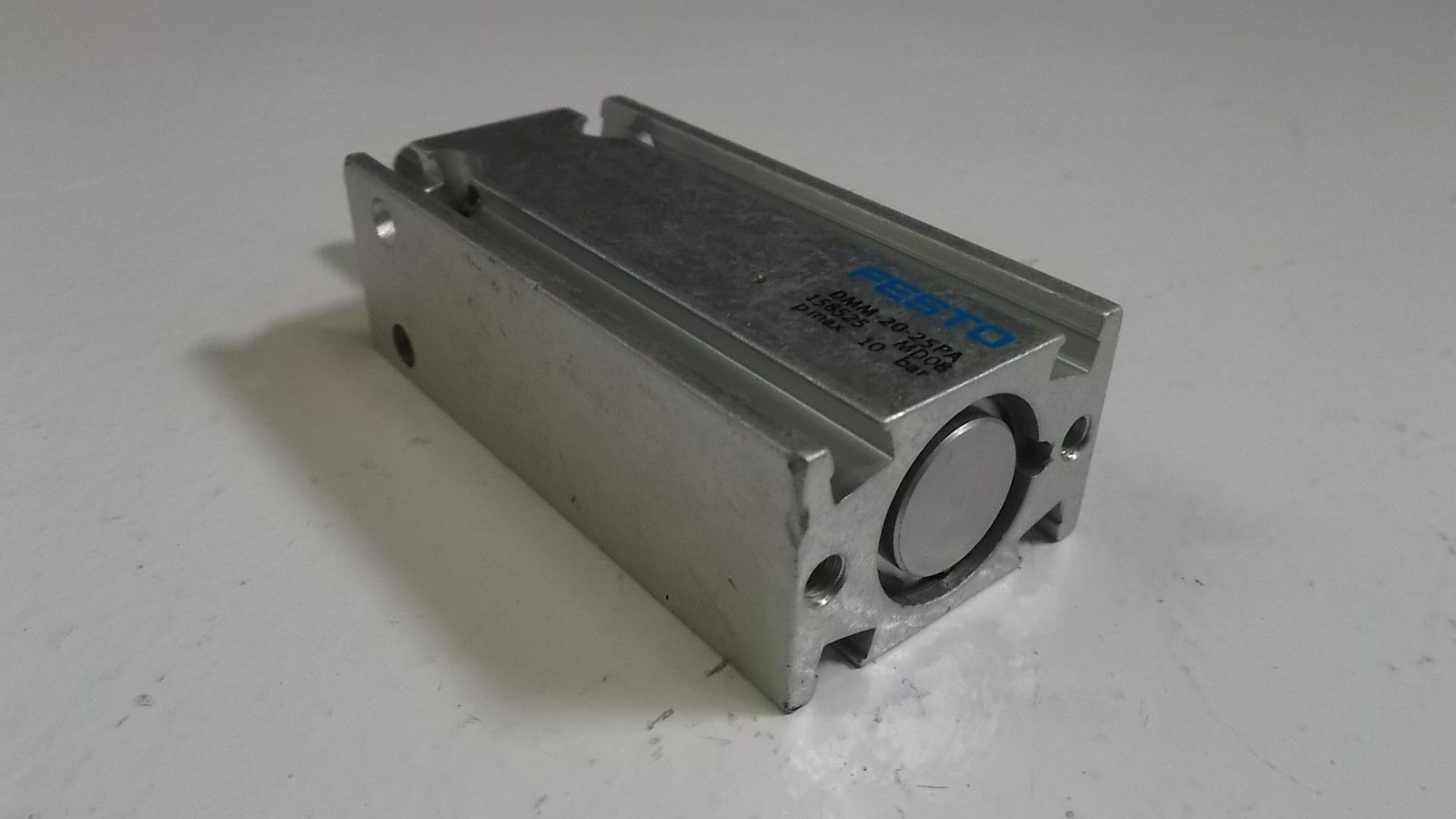 FESTO DMM-20-25PA COMPACT CYLINDER UNMP