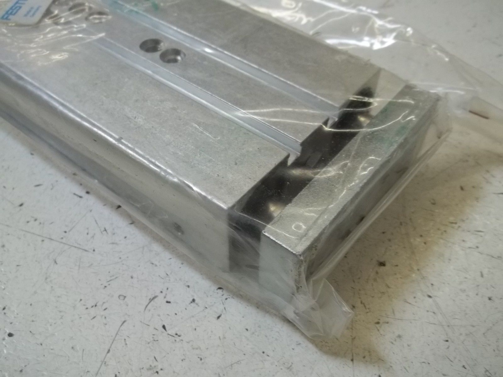 FESTO DPZJ-25-100P-A-S2 TWIN CYLINDER NSNP