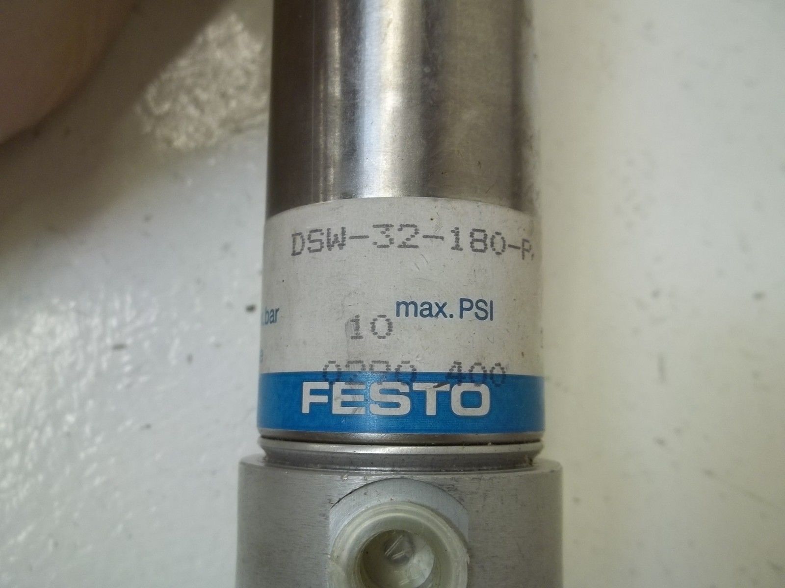 FESTO DSW-32-180-P AIR CYLINDER UNMP