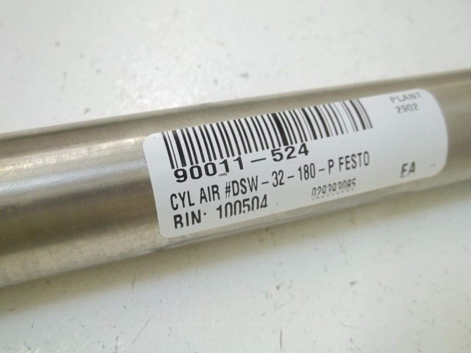FESTO DSW-32-180-P AIR CYLINDER UNMP