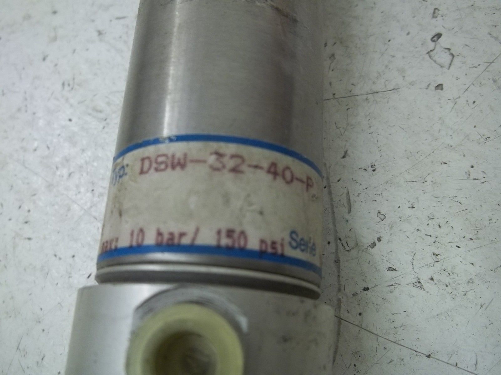 FESTO DSW-32-40-P PNEUMATIC AIR CYLINDER UNMP