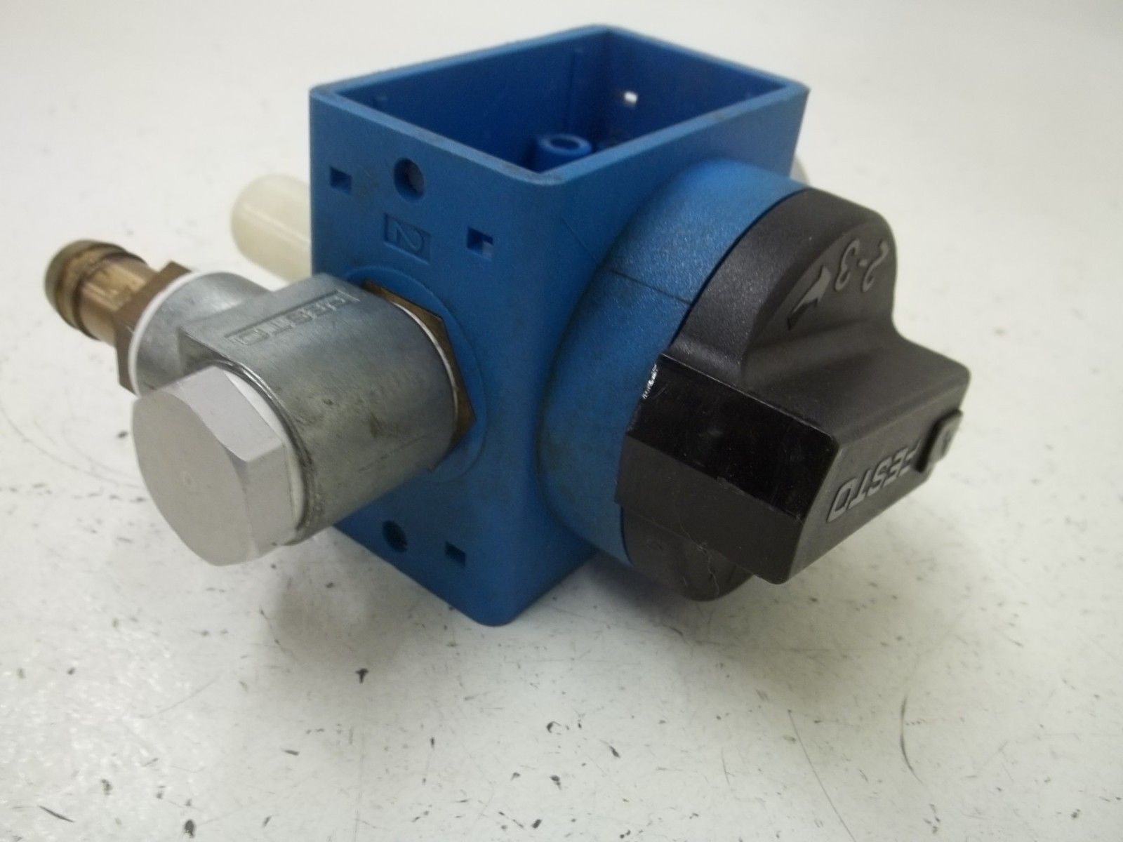 FESTO HE-3/8-S-B VALVE MANUALLY ACTUATED UNMP