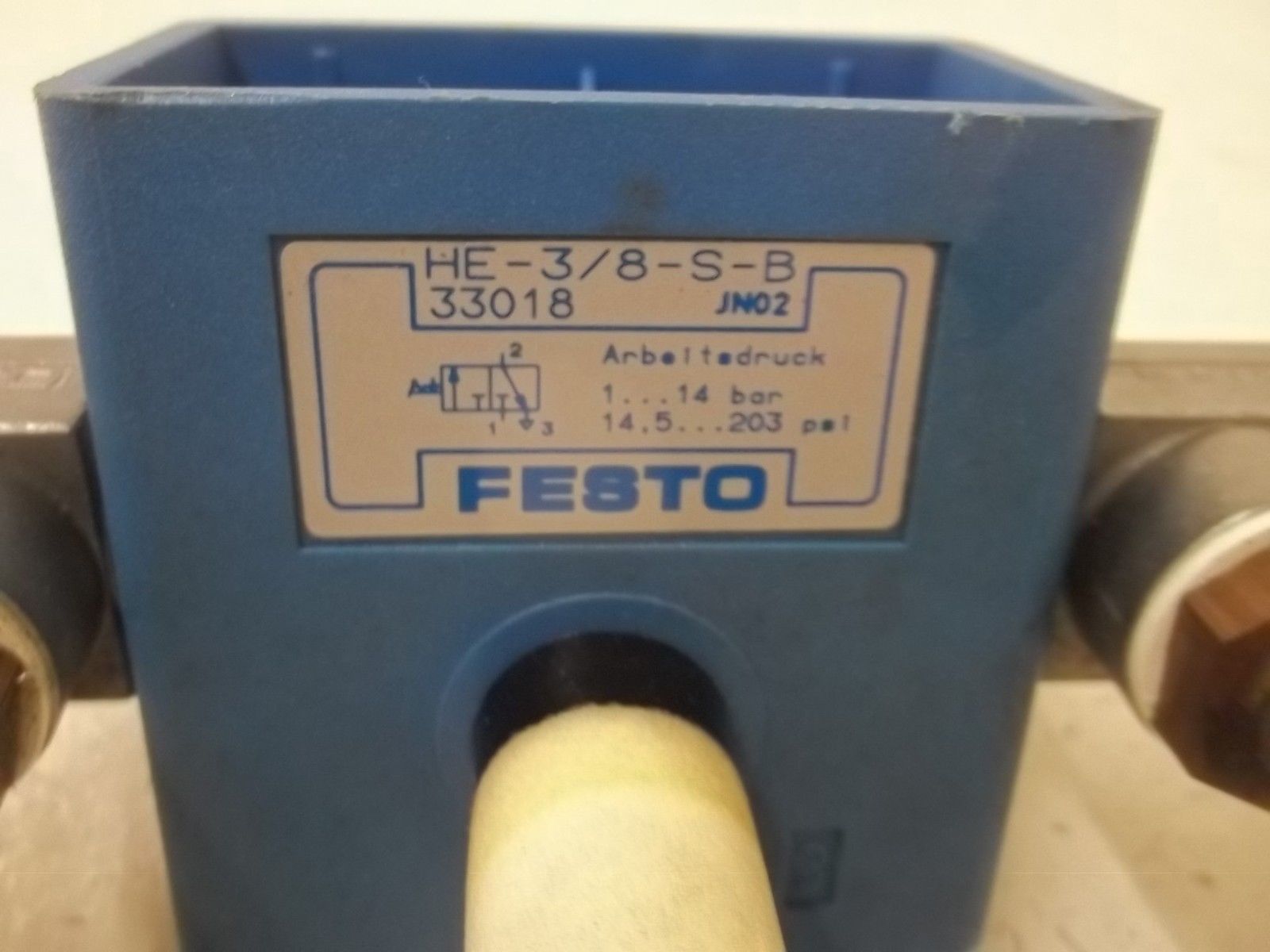 FESTO HE-3/8-S-B VALVE MANUALLY ACTUATED UNMP