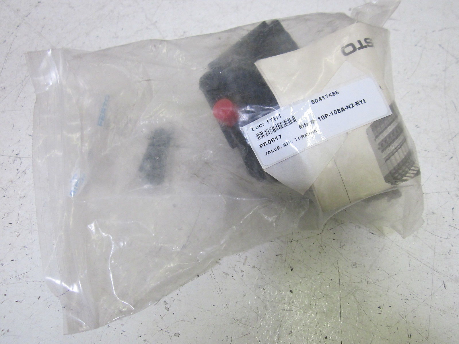 FESTO MANIFOLD W/ CPV10-GE-DN2-8 , CPV10-VI, FBA-2-M12-5POL *NEW NO BOX*