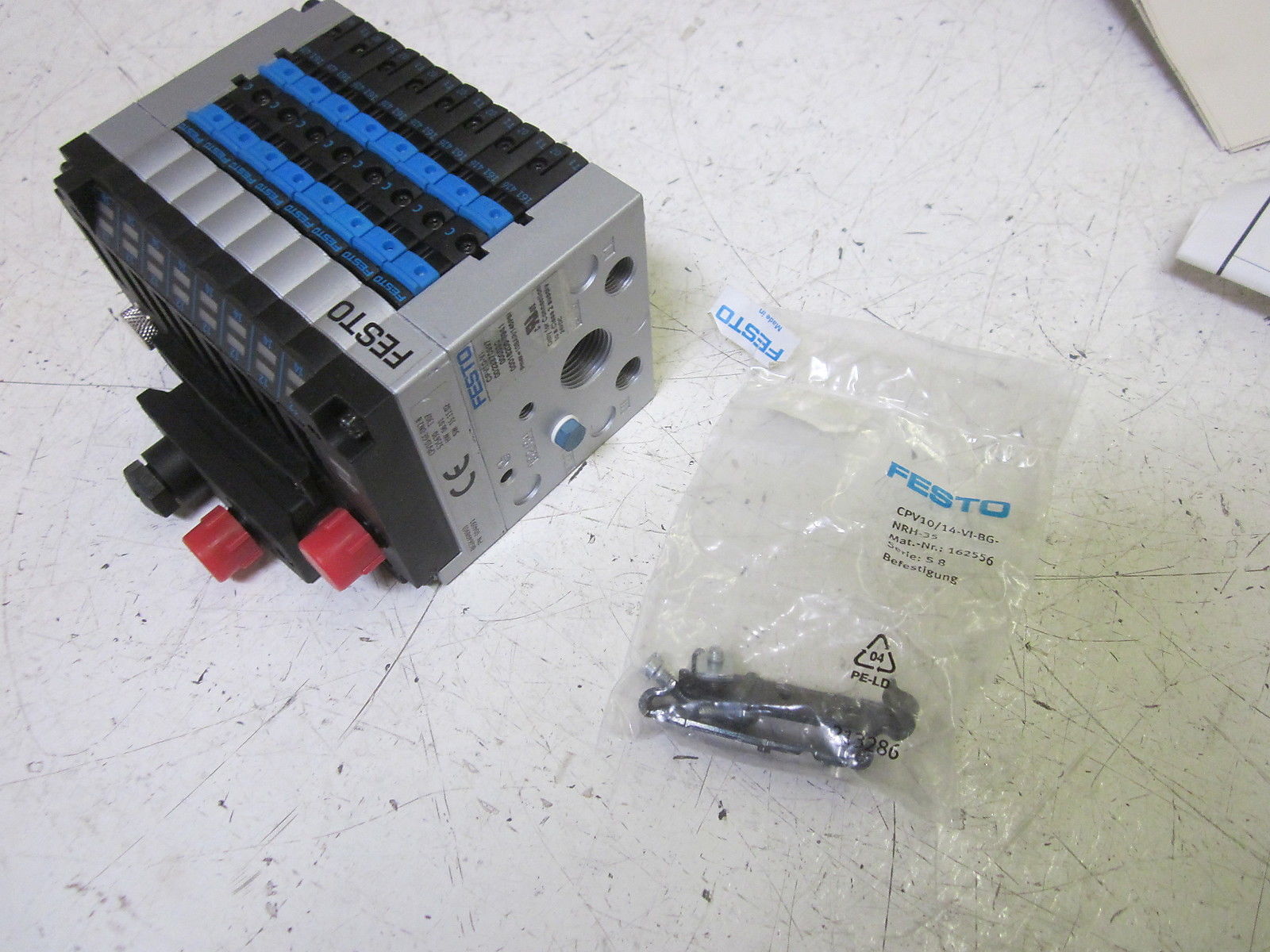 FESTO MANIFOLD W/ CPV10-GE-DN2-8 , CPV10-VI, FBA-2-M12-5POL *NEW NO BOX*