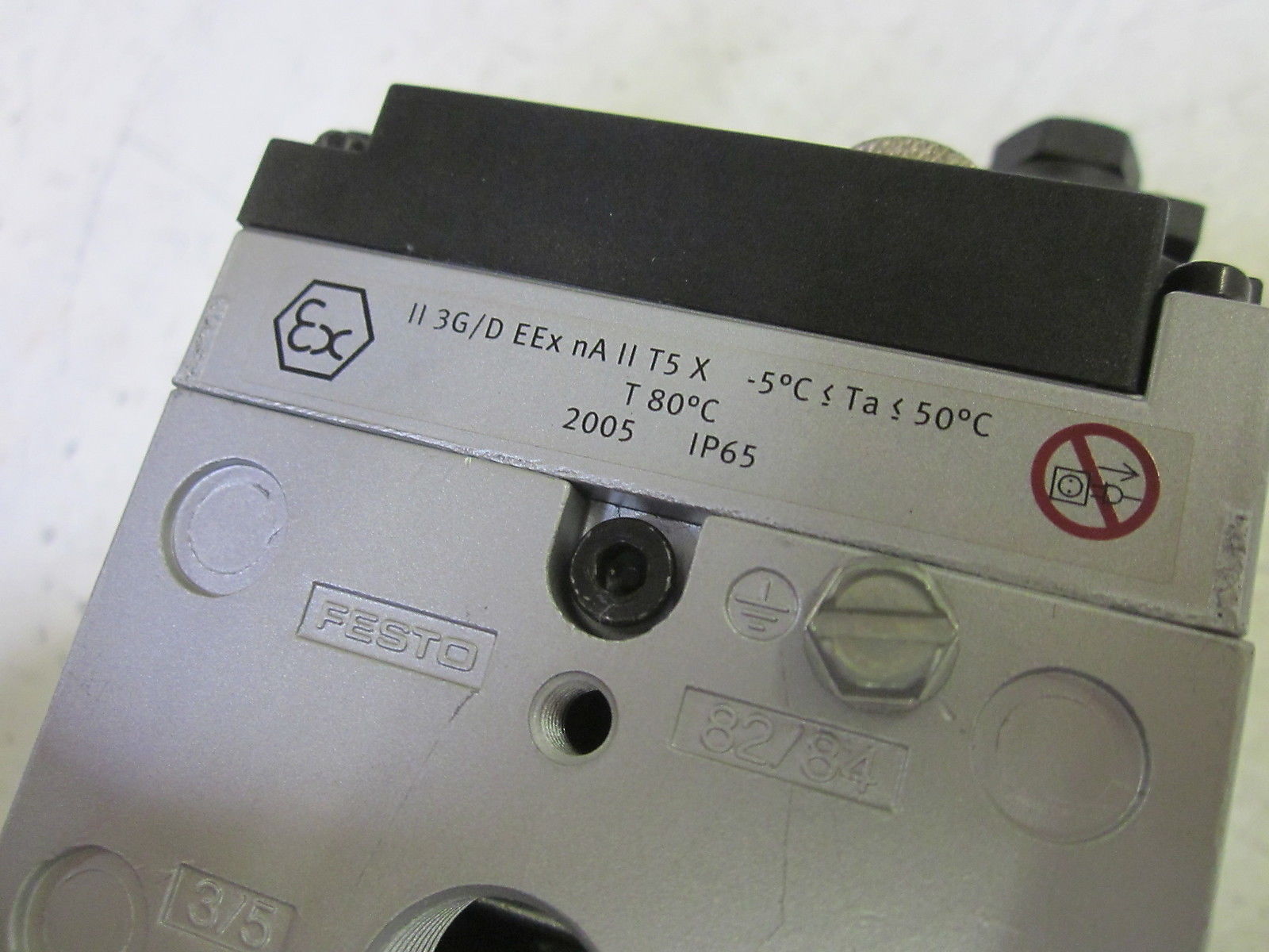 FESTO MANIFOLD W/ CPV10-GE-DN2-8 , CPV10-VI, FBA-2-M12-5POL *NEW NO BOX*