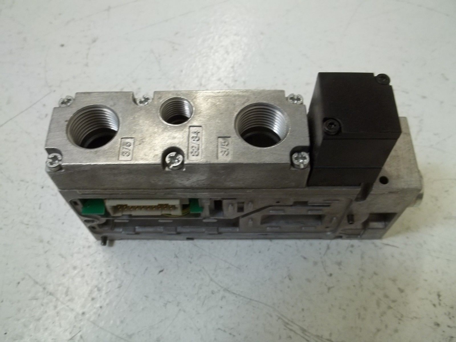 FESTO VIGP-03-7,0-4,0-LR PNEUMATIC VALVE ADAPTER UNMP