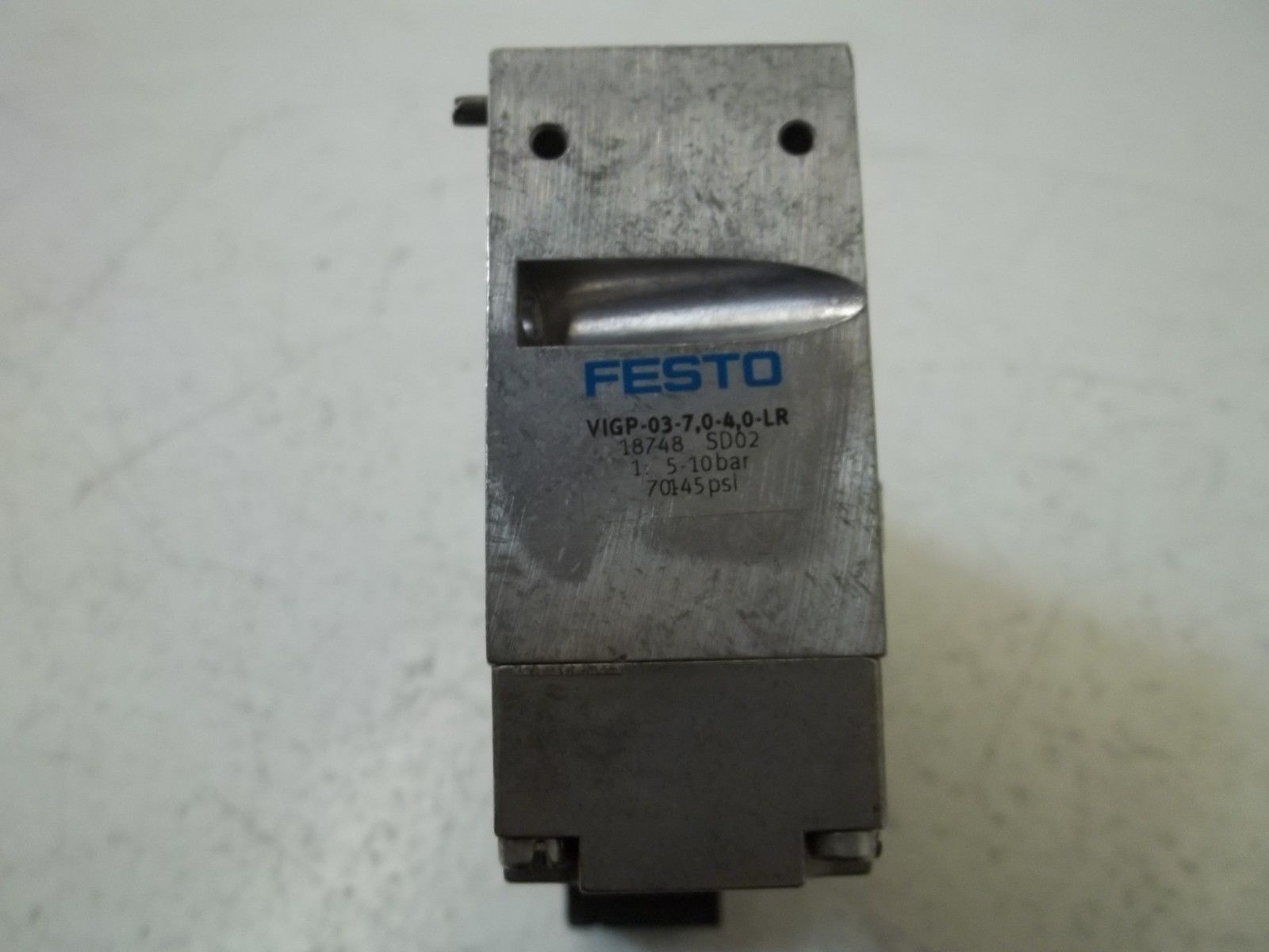 FESTO VIGP-03-7,0-4,0-LR PNEUMATIC VALVE ADAPTER UNMP