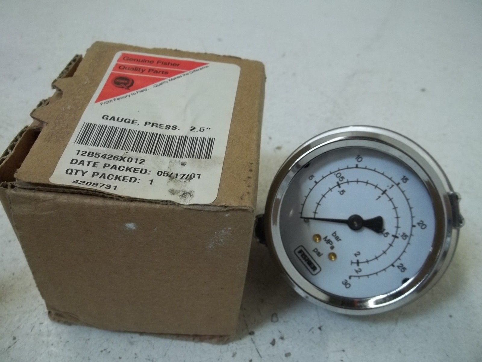 FISHER 12B5426X012 PRESSURE GAUGE 0-30PSI NSMP