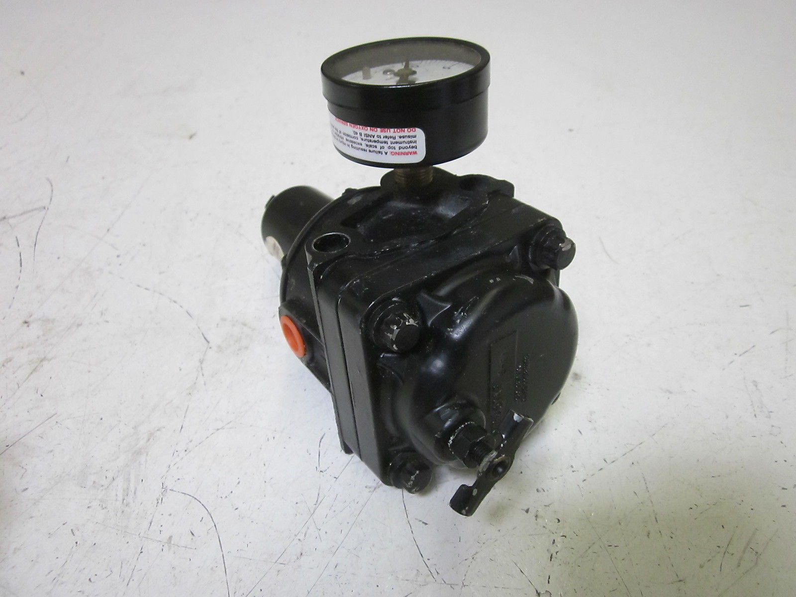 FISHER 67AFR/6-81 PRESSURE REGULATOR UNMP