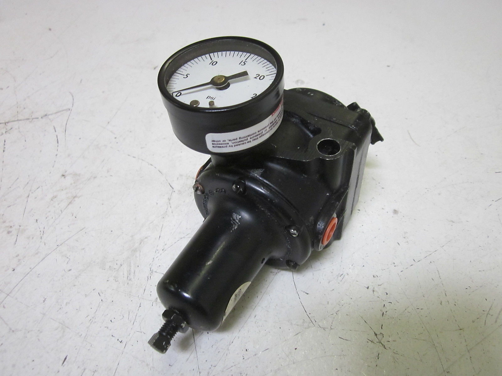 FISHER 67AFR/6-81 PRESSURE REGULATOR UNMP