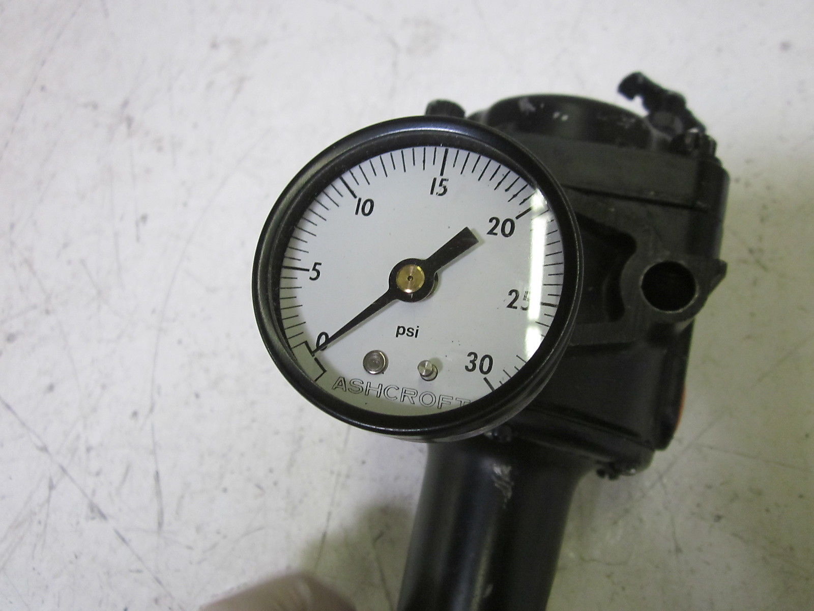 FISHER 67AFR/6-81 PRESSURE REGULATOR UNMP