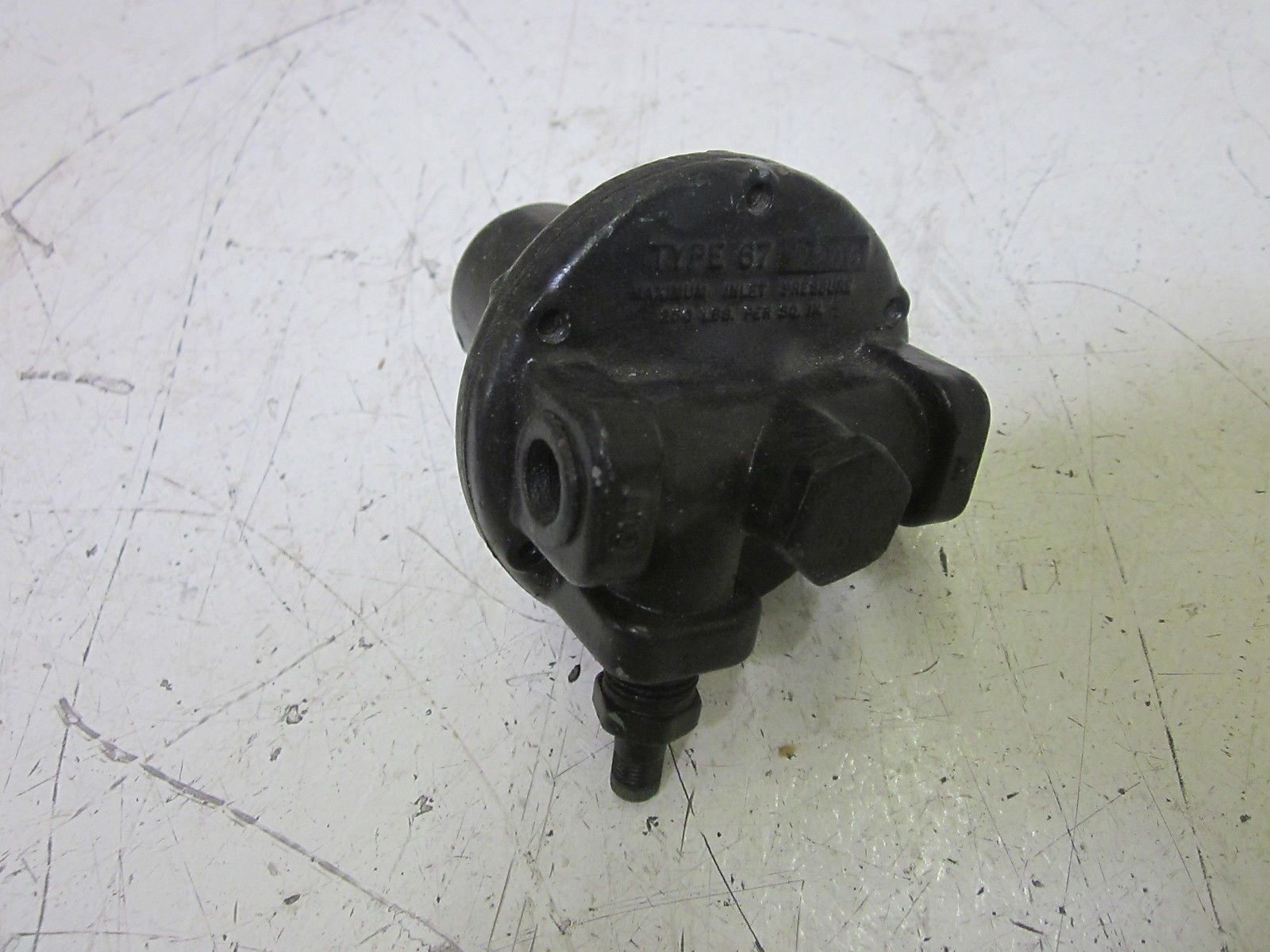 FISHER 67R206 PRESSURE REGULATOR UNMP