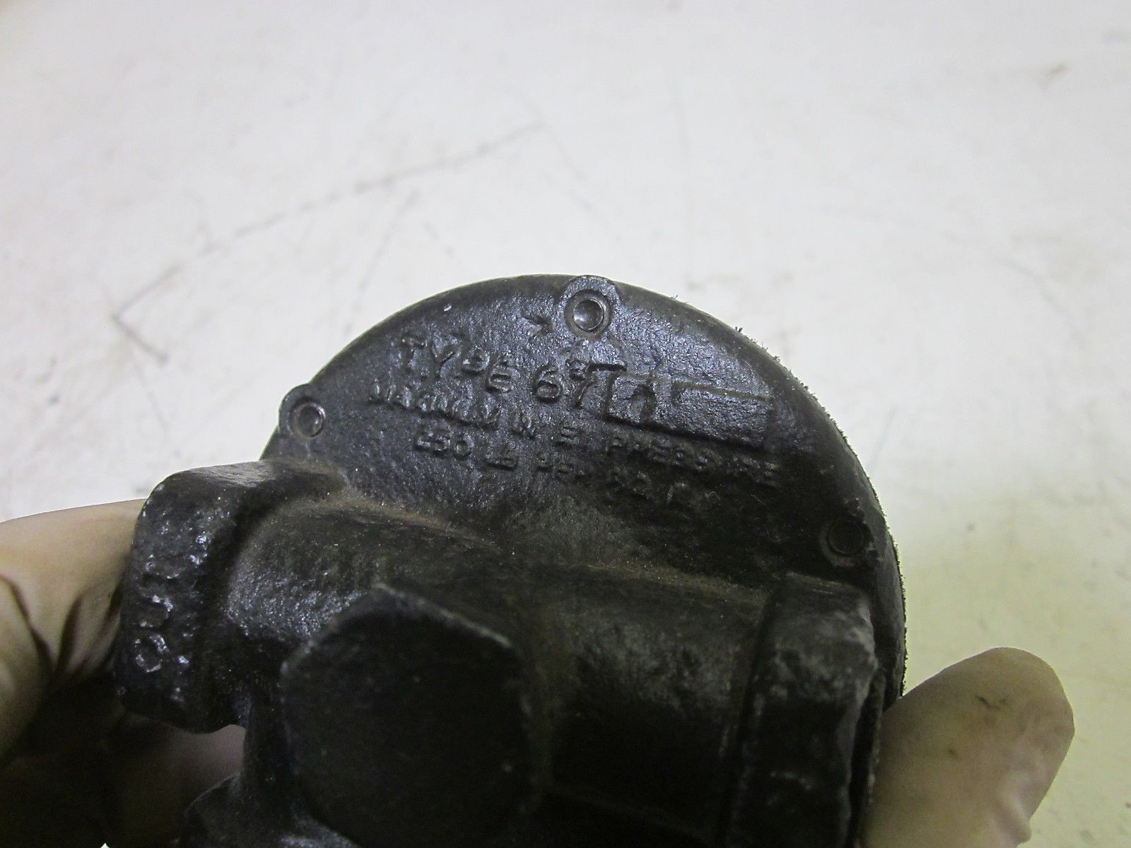 FISHER 67R PRESSURE REGULATOR UNMP