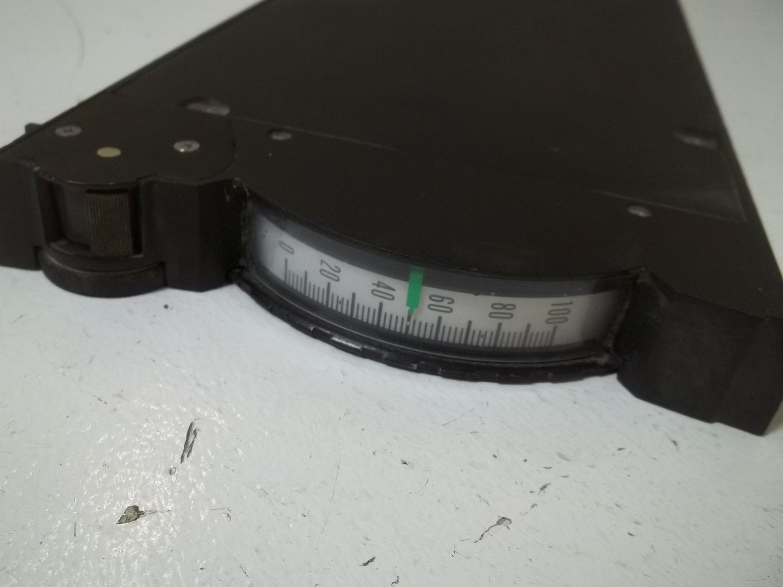 FISHER MODEL TL131 FIXED SCALE INDICATOR UNMP