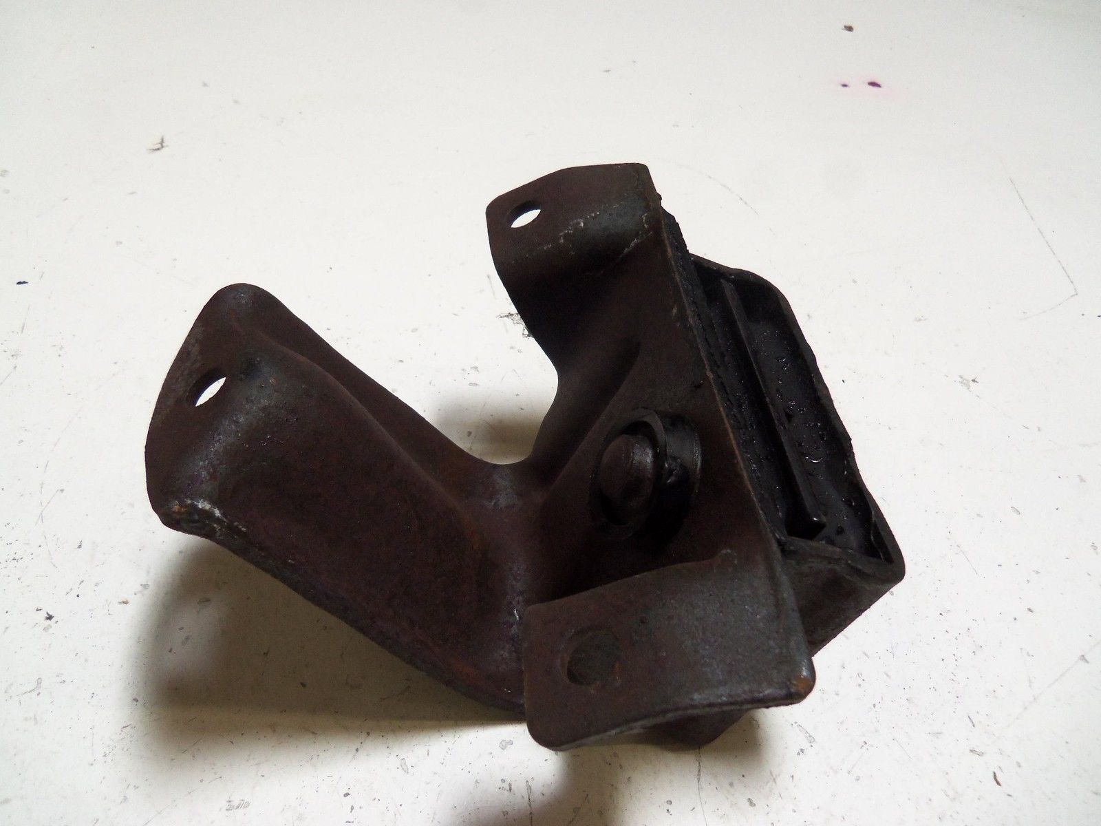 FORD F4TZ-6038-A INSULATOR (AS PICTURED) NSMP