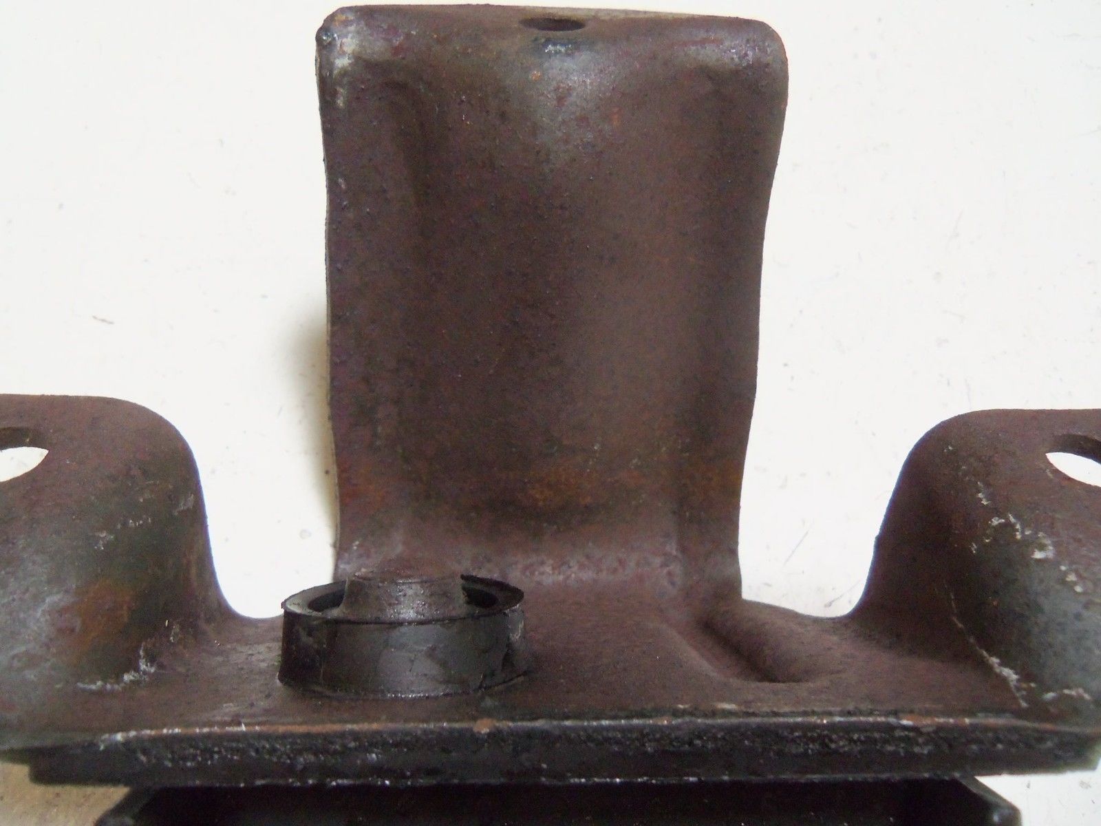 FORD F4TZ-6038-A INSULATOR (AS PICTURED) NSMP