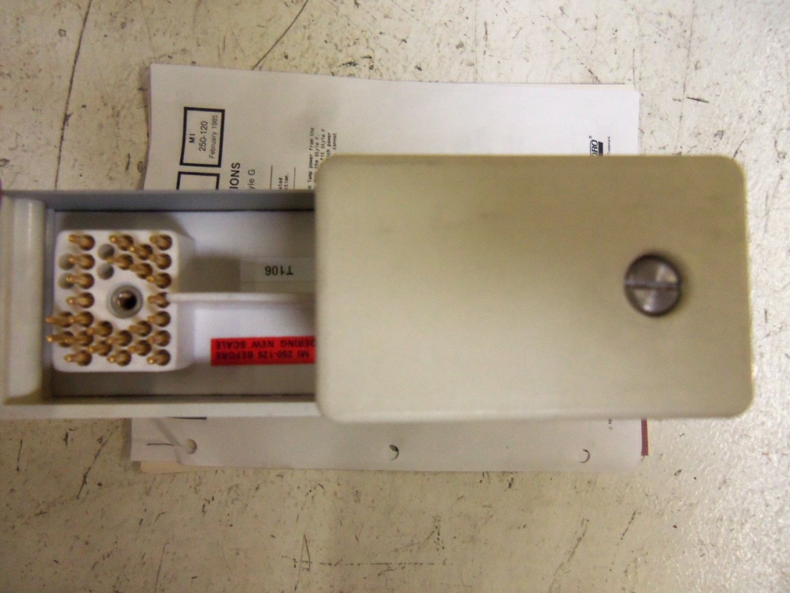 FOXBORO 250PE-M2N-S DISPLAY STATION UNMP